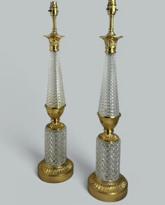 Paire de lampes anciennes en bronze doré néoclassique en bronze doré et cristal de Baccarat