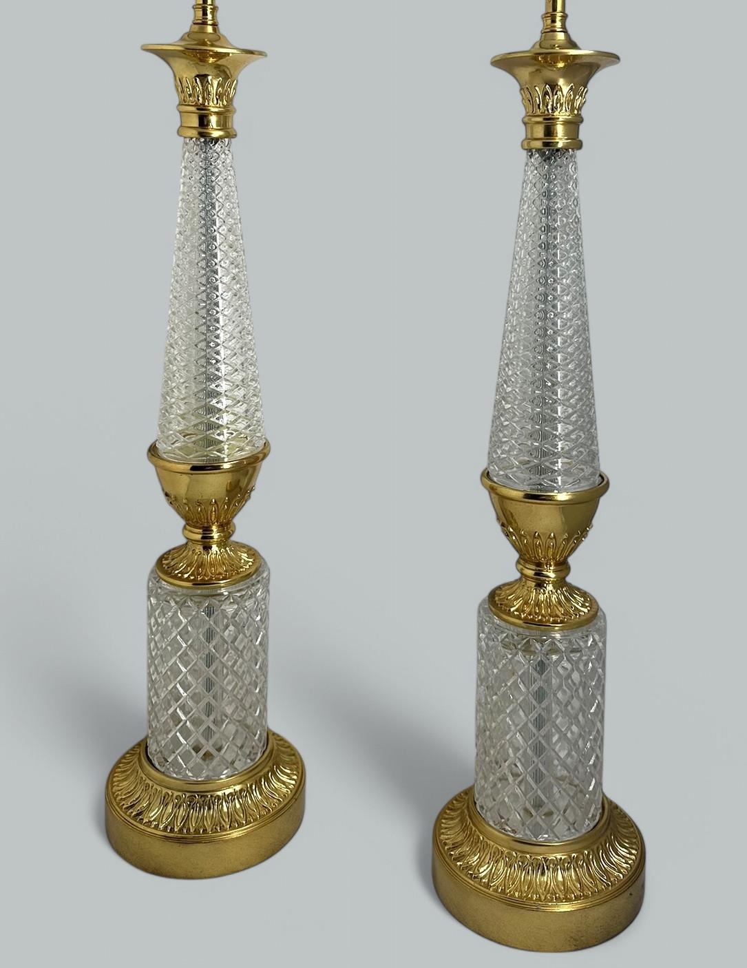 Francese Antique French Pair Doré Bronze Neoclassical Ormolu Gilt Baccarat Crystal Lamps
