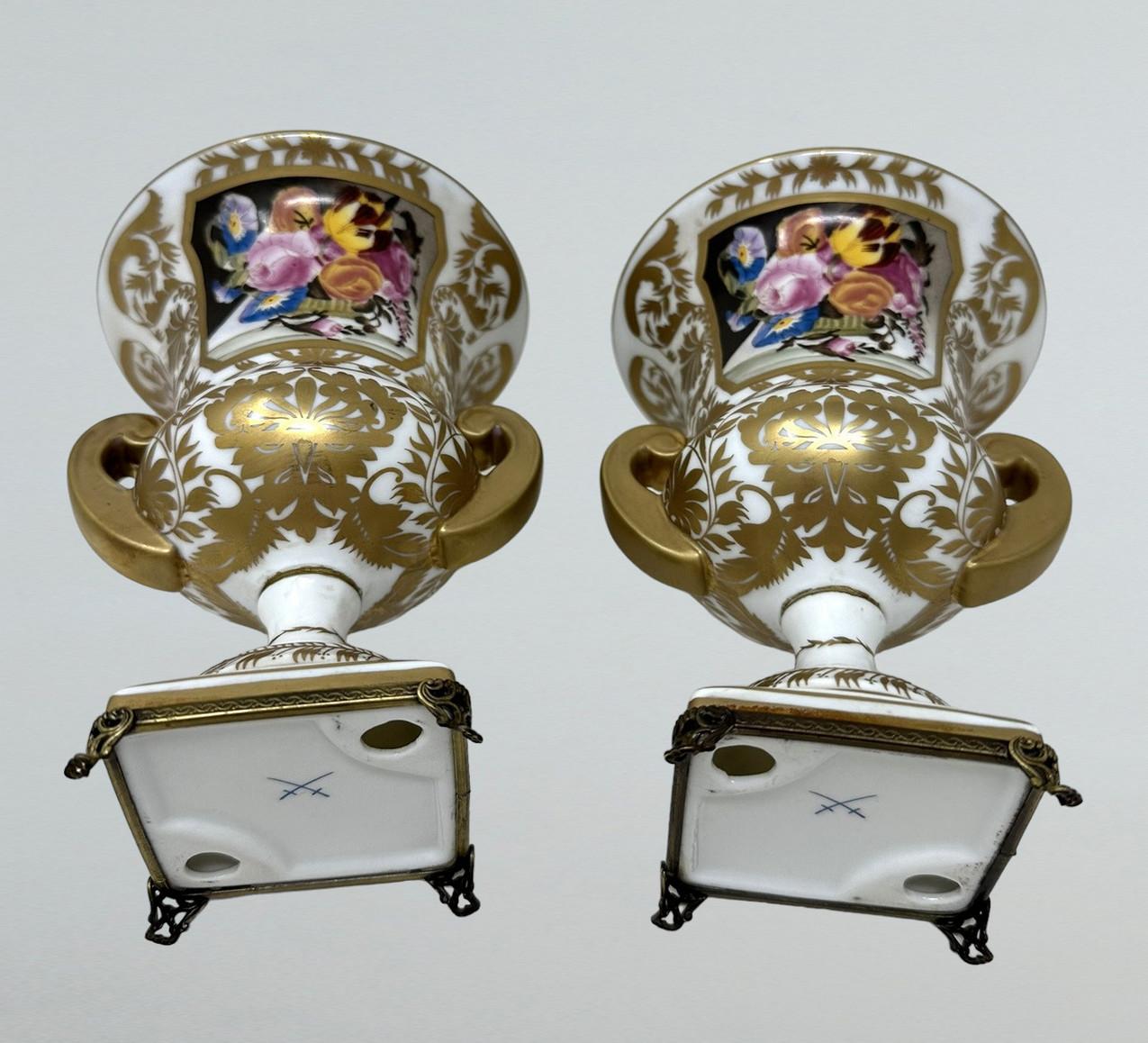 Ancienne paire de vases-urnes en porcelaine Campana édouardienne française, natures mortes et fleurs en vente 1