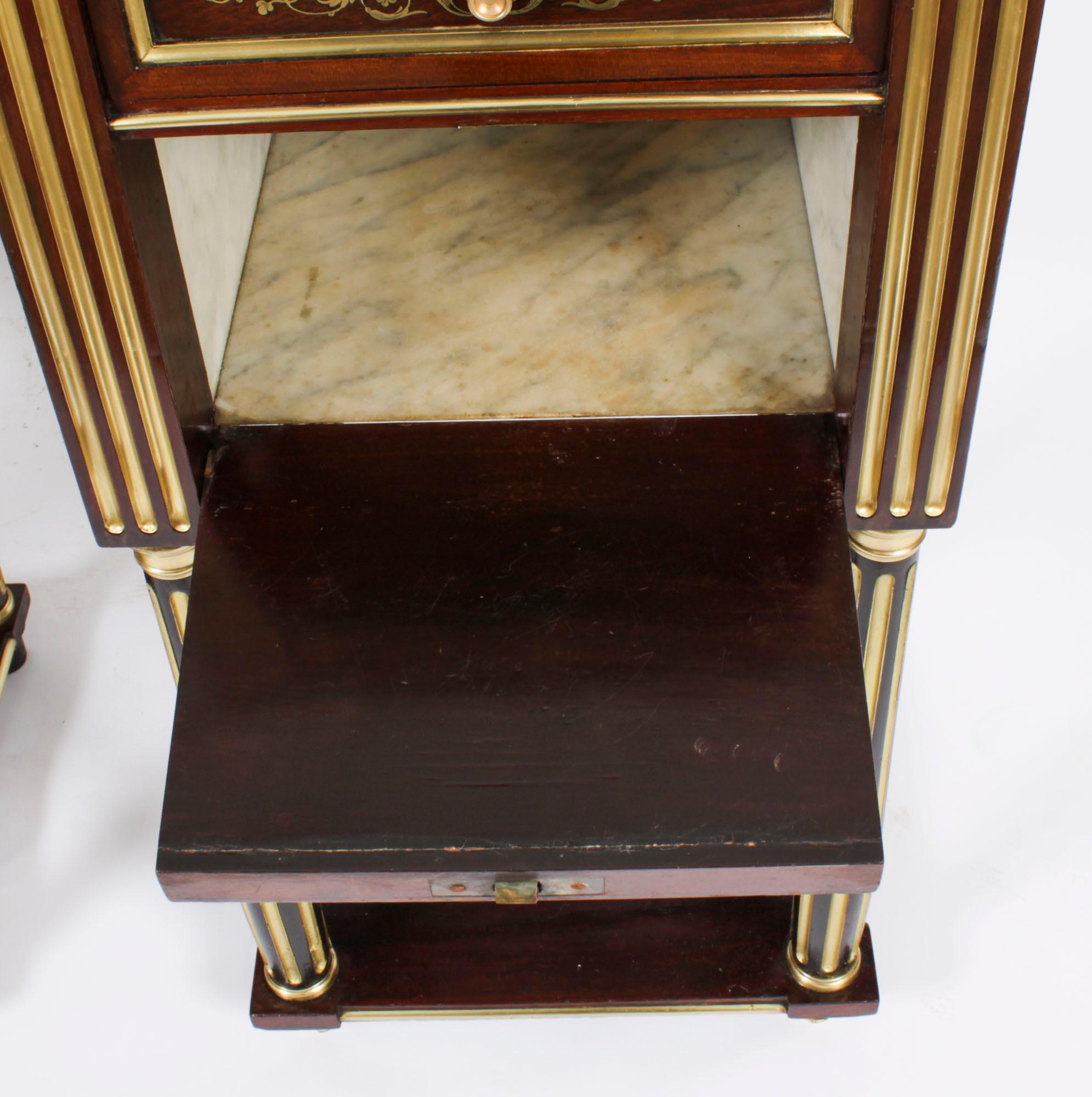Ancienne paire de chevets Empire français en acajou du 19ème siècle 1