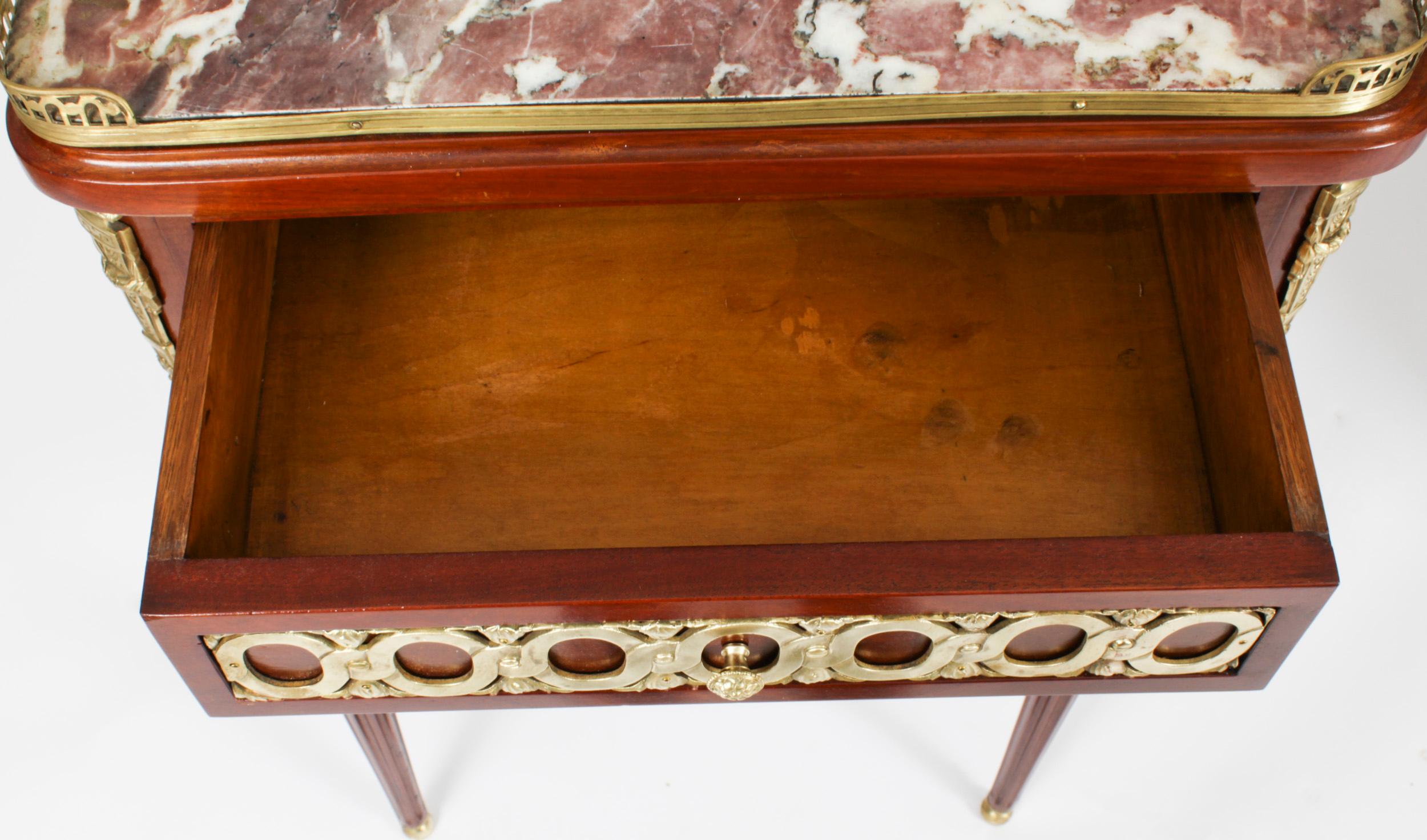 Ancienne paire d'armoires de chevet de style Empire français 19ème siècle en vente 13