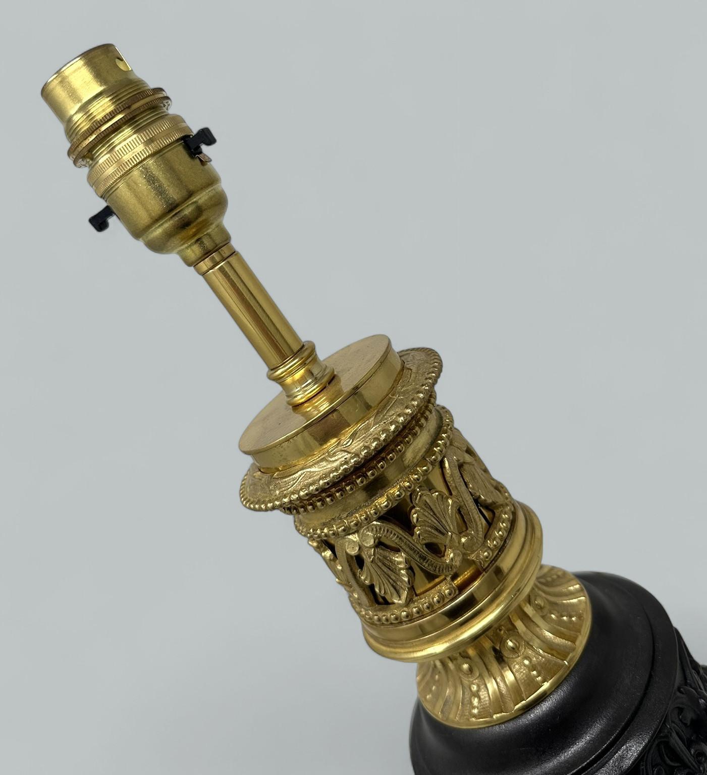 Antique Pair French Gilt Bronze Electric Table Oil Lamps Ormolu Mounts, 19th Ct Bon état - En vente à Dublin, Ireland