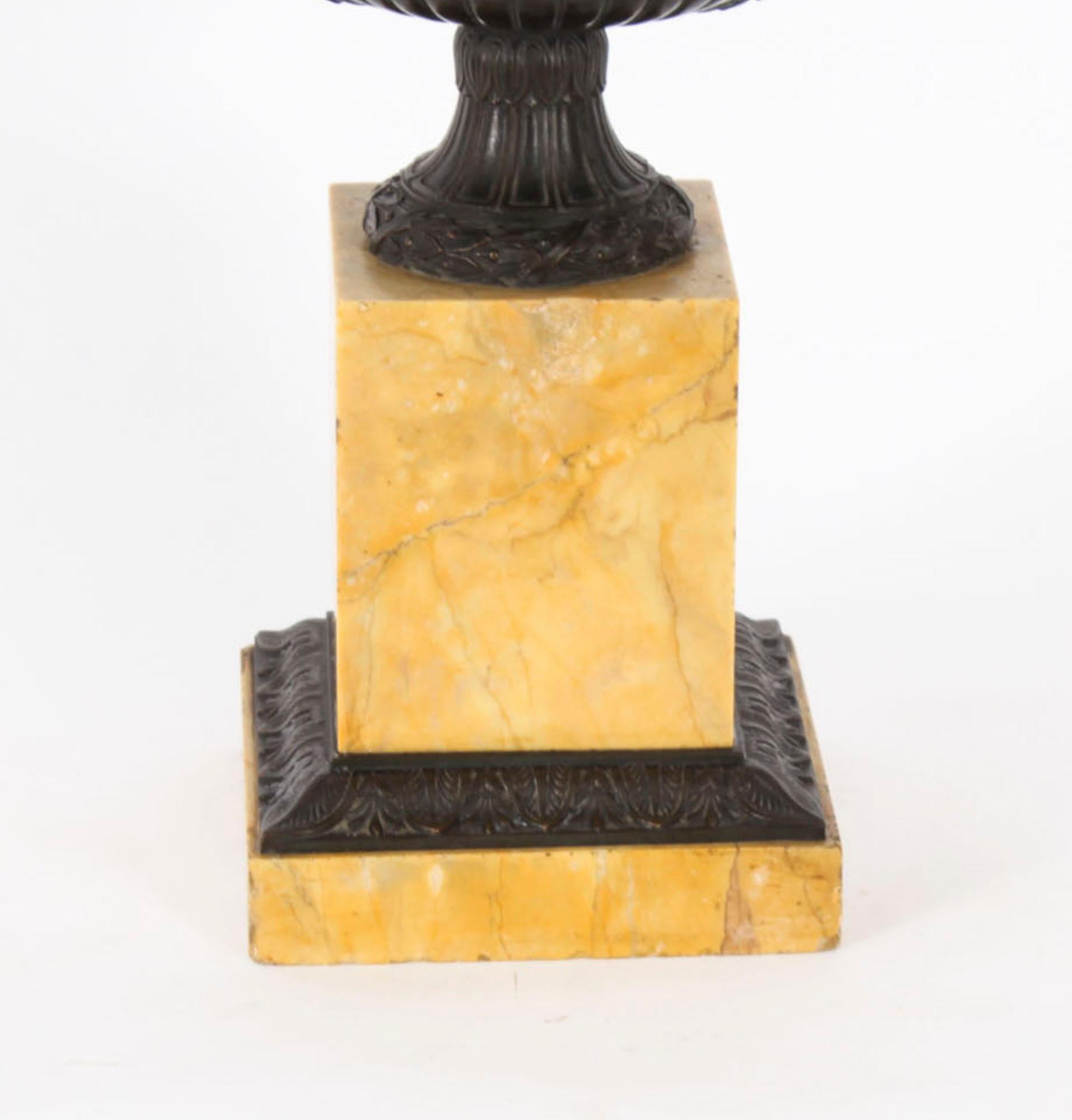 Bronzo Antique French Grand Tour Tazze in bronzo e marmo di Siena del XIX secolo in vendita
