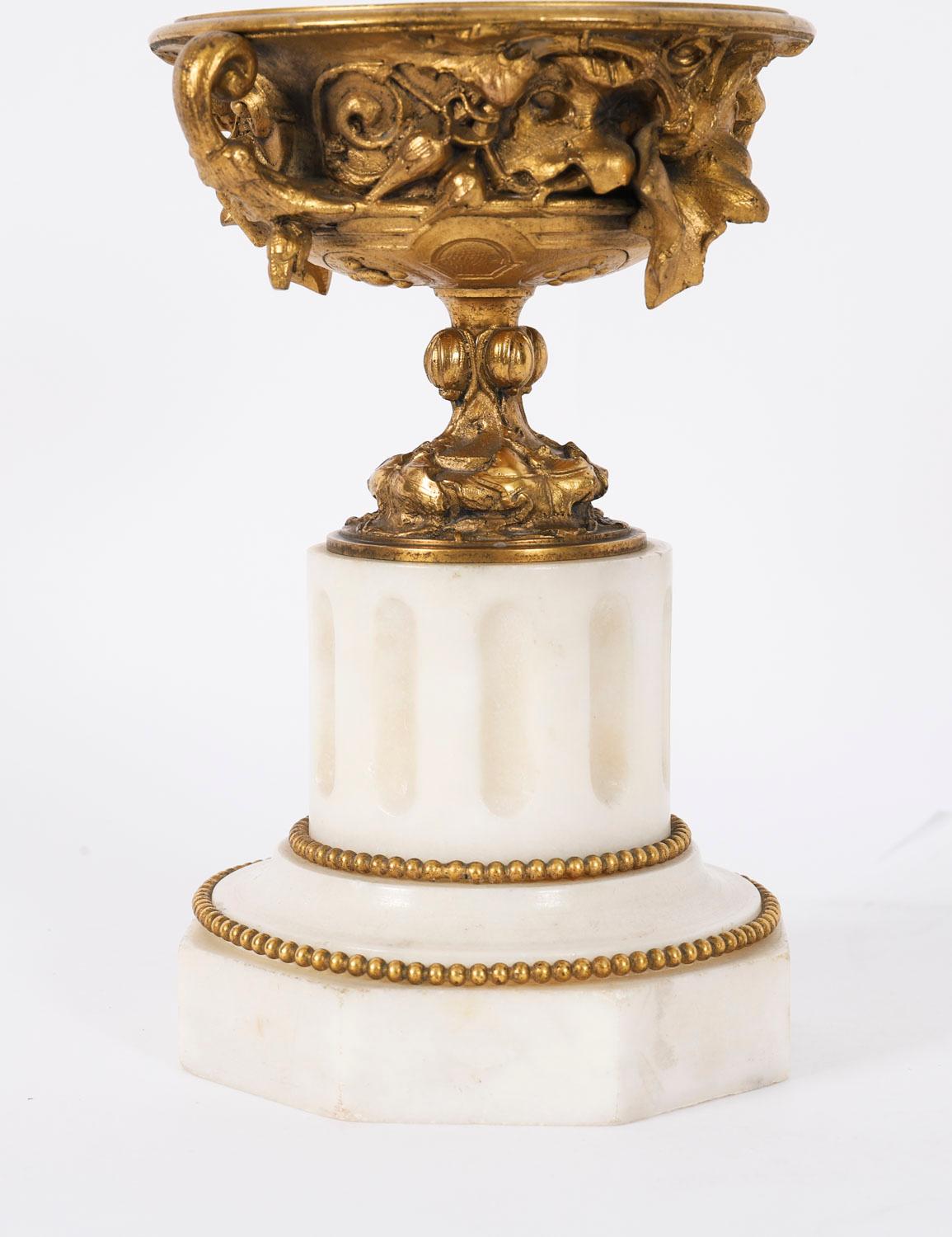Coppia Antique French Grand Tour Bronzo dorato Urne classiche del XIX secolo in vendita 5