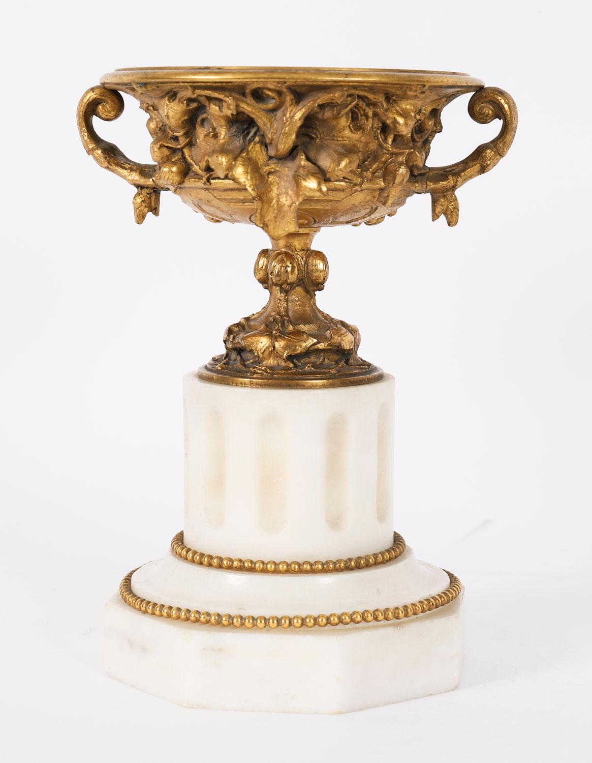 Coppia Antique French Grand Tour Bronzo dorato Urne classiche del XIX secolo in vendita 2