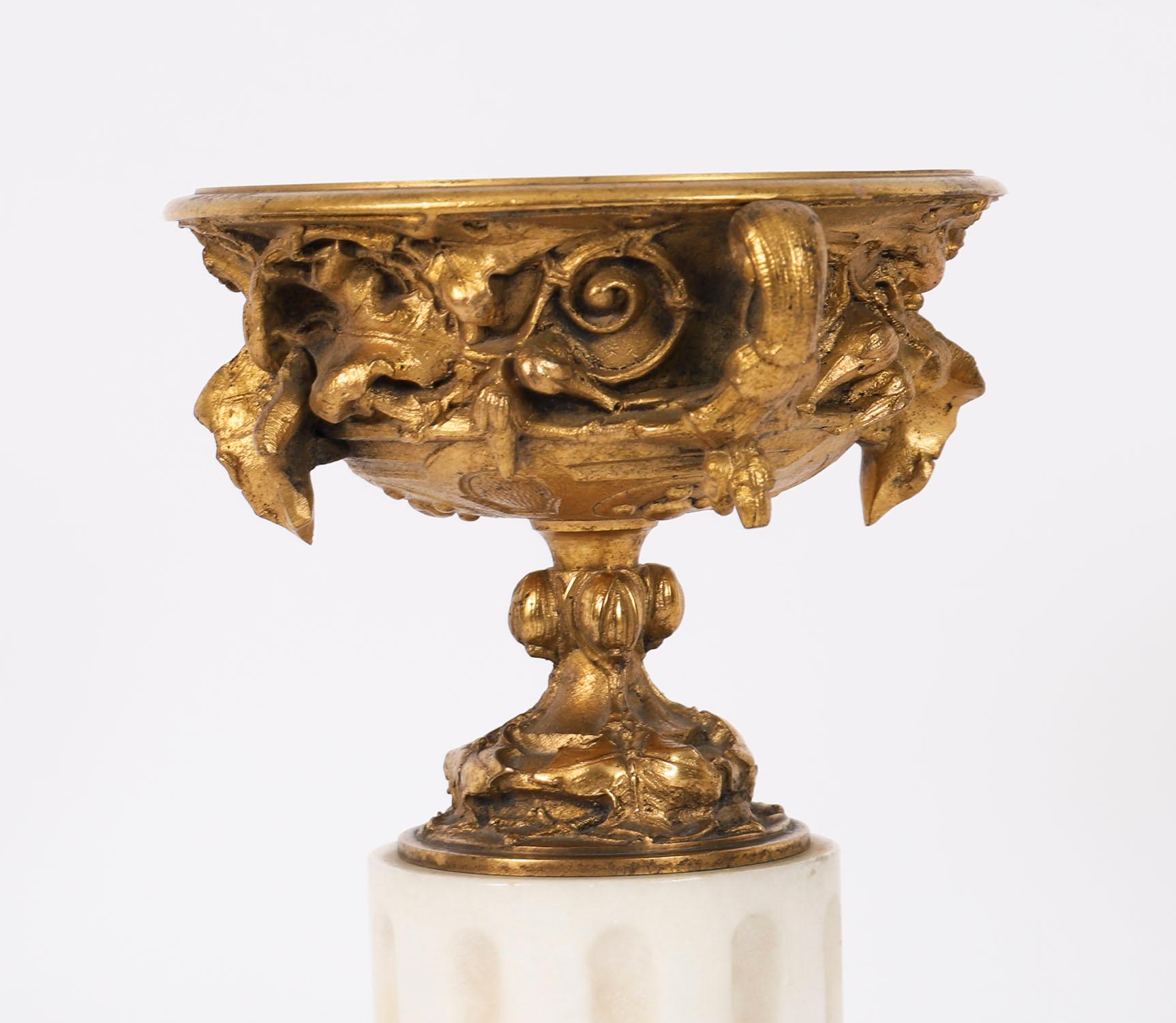 Coppia Antique French Grand Tour Bronzo dorato Urne classiche del XIX secolo in vendita 3