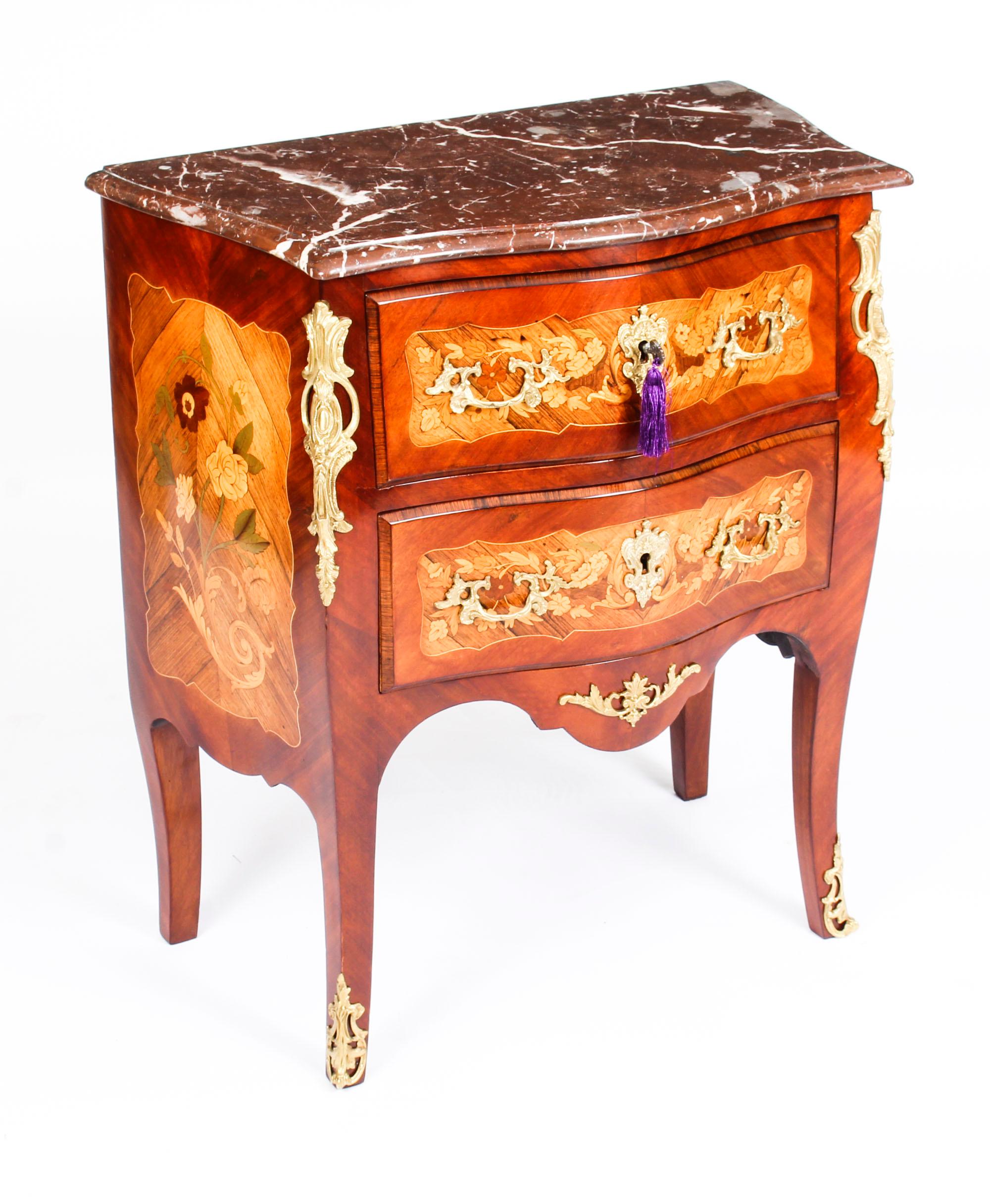 Pair of French Kingwood Marquetry Bombe Commodes Bedside Chests, 19th Century In Good Condition In London, GB