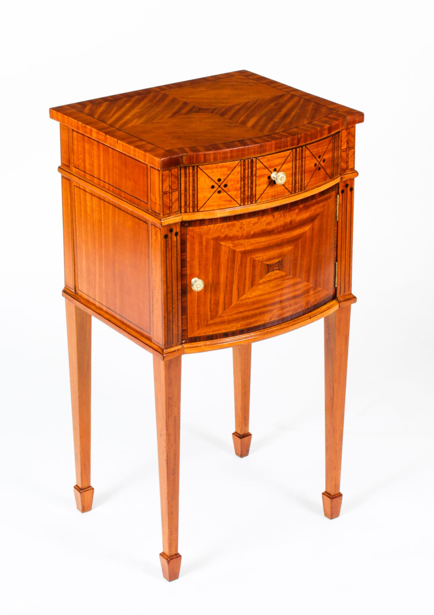 Antique Pair of French Maple & Co Satinwood Bedside Cabinets, 19th Century In Good Condition In London, GB