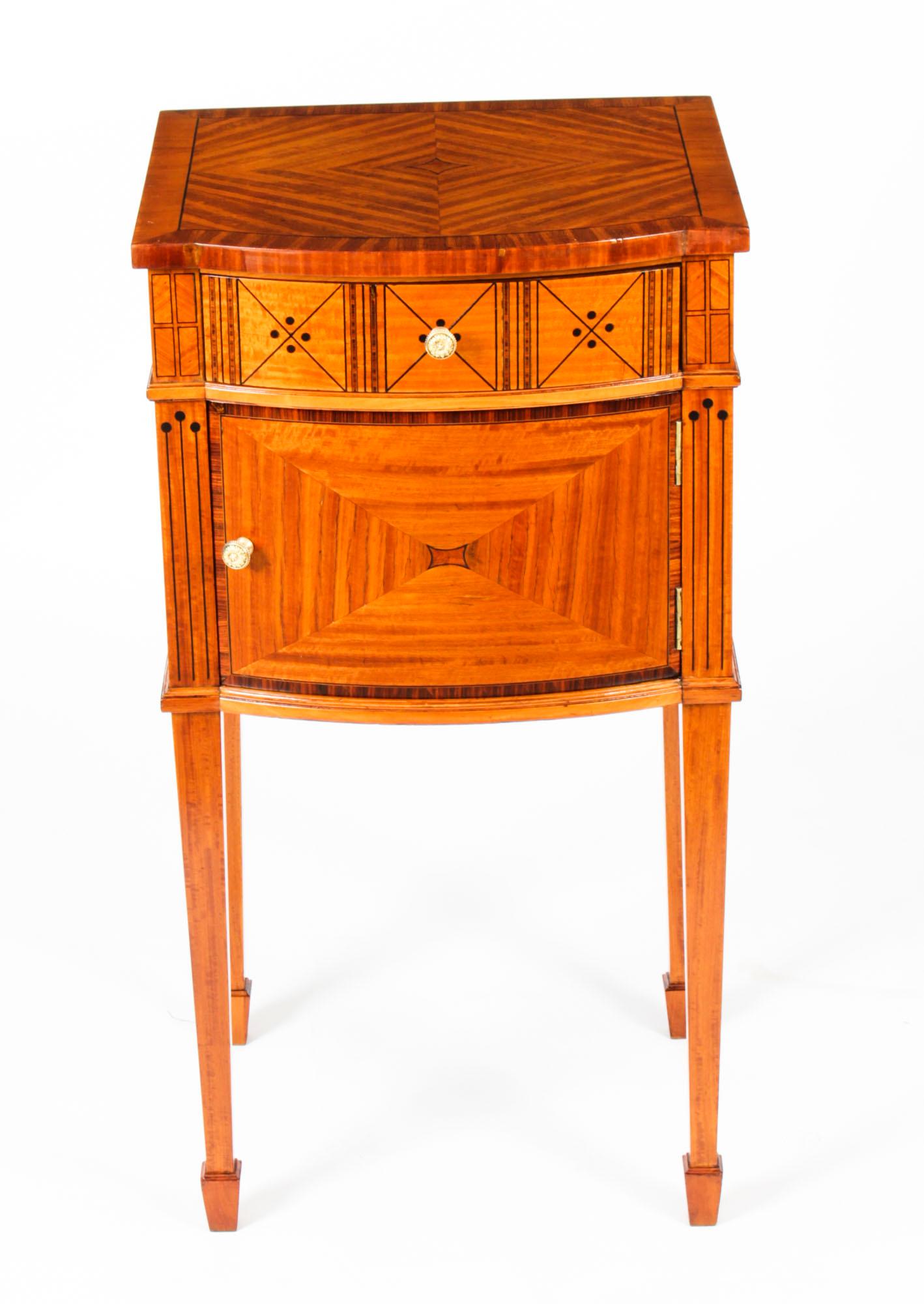 Late 19th Century Antique Pair of French Maple & Co Satinwood Bedside Cabinets, 19th Century