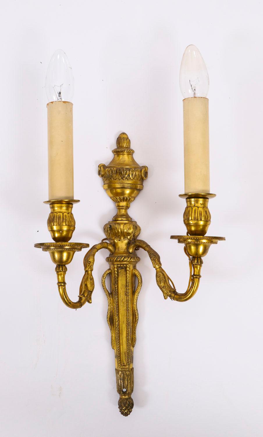 Antique Paire d'appliques en bronze doré néo-classique française Appliques 19ème siècle en vente 3