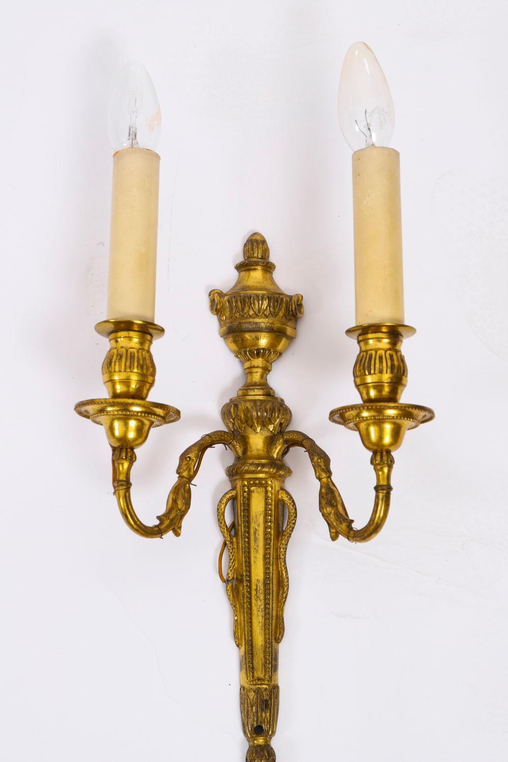 XIXe siècle Antique Paire d'appliques en bronze doré néo-classique française Appliques 19ème siècle en vente