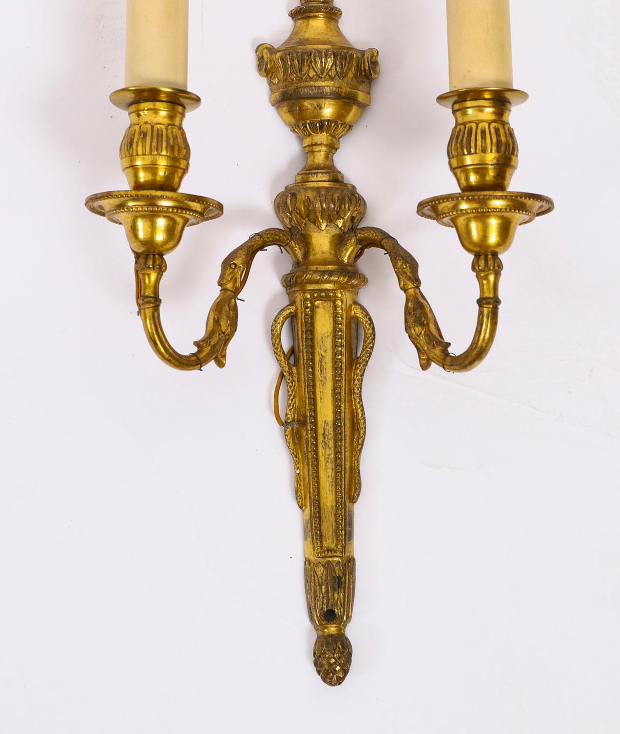 Antique Paire d'appliques en bronze doré néo-classique française Appliques 19ème siècle en vente 2