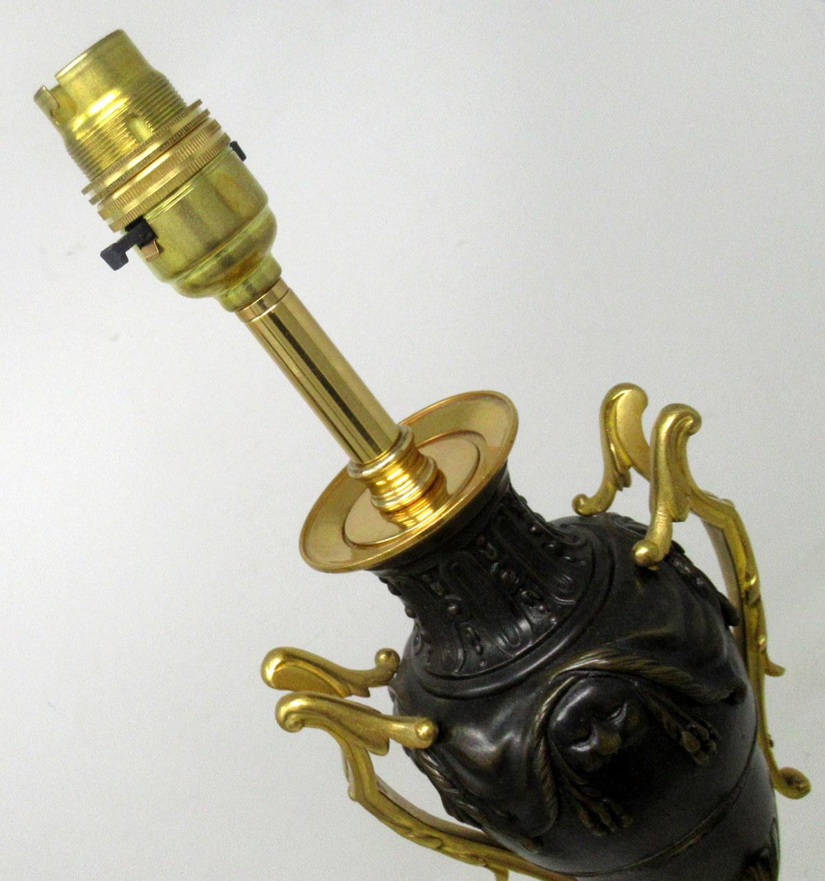Antikes Paar französische Ormolu- und Dore-Bronze-Grand Tour-Electric-Tisch-Urnenlampen, Paar im Angebot 3