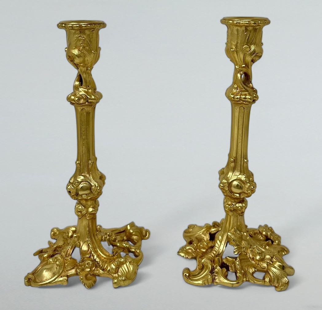 Antike Paar Französisch Ormolu Bronze Dore Edwardian Candlesticks Kandelaber 19. (Gegossen) im Angebot