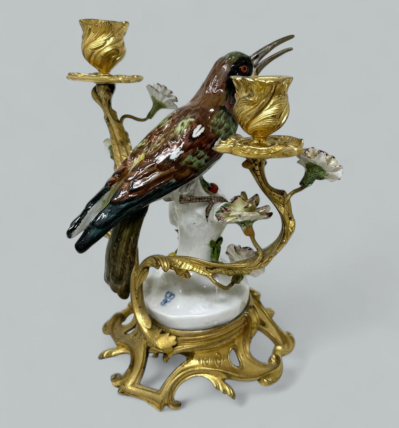 Antique Pair French Ormolu Vergoldetes Porzellan Vögel Kerzenleuchter Kandelaber Samson (19. Jahrhundert) im Angebot