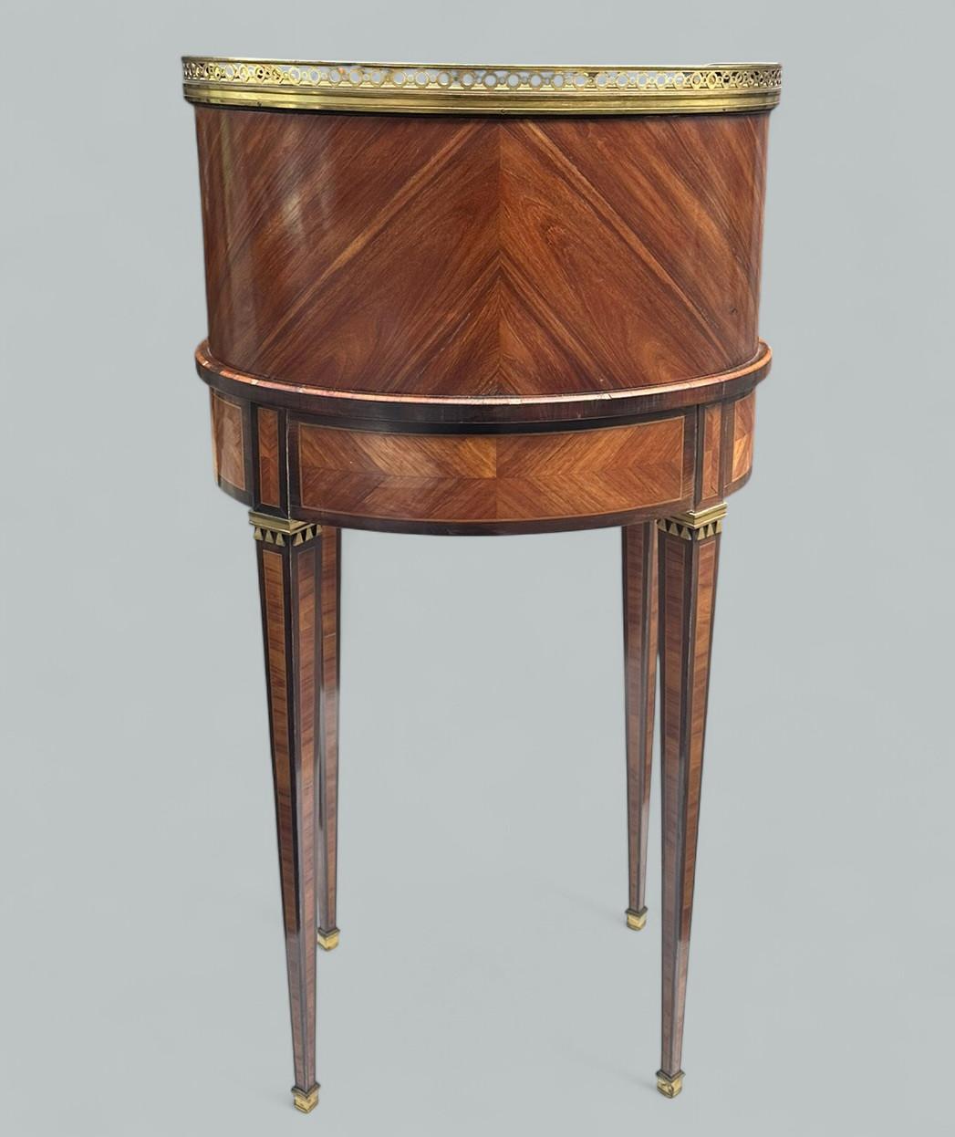 Antique Paire de bureaux français en marqueterie de bois de rose et marbre d'orfèvrerie en vente 3