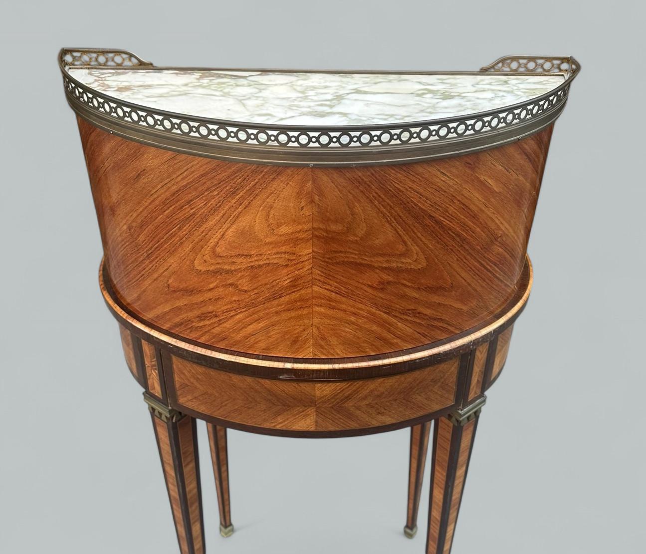 Antique Paire de bureaux français en marqueterie de bois de rose et marbre d'orfèvrerie en vente 1