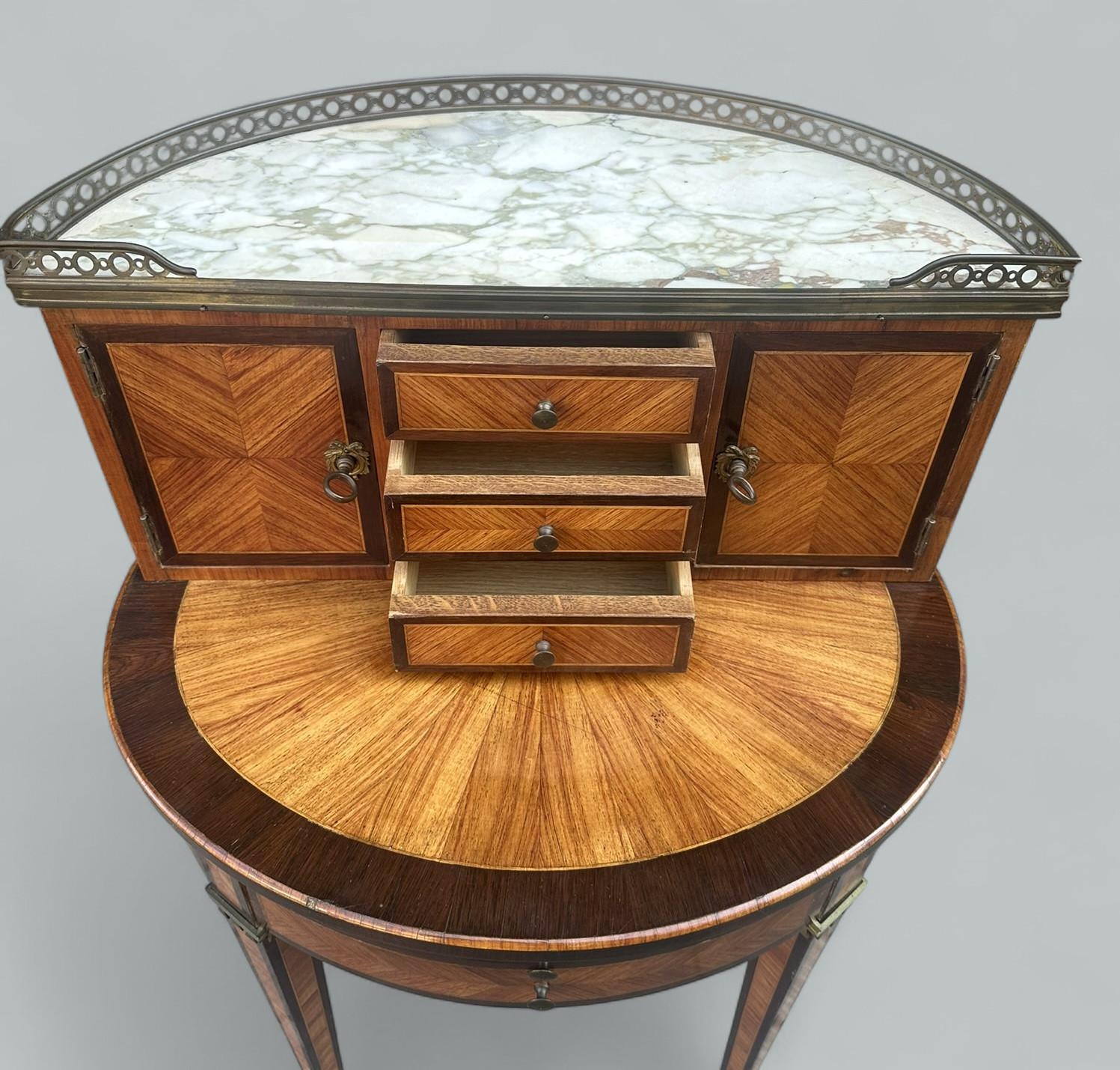 Antique Paire de bureaux français en marqueterie de bois de rose et marbre d'orfèvrerie en vente 2