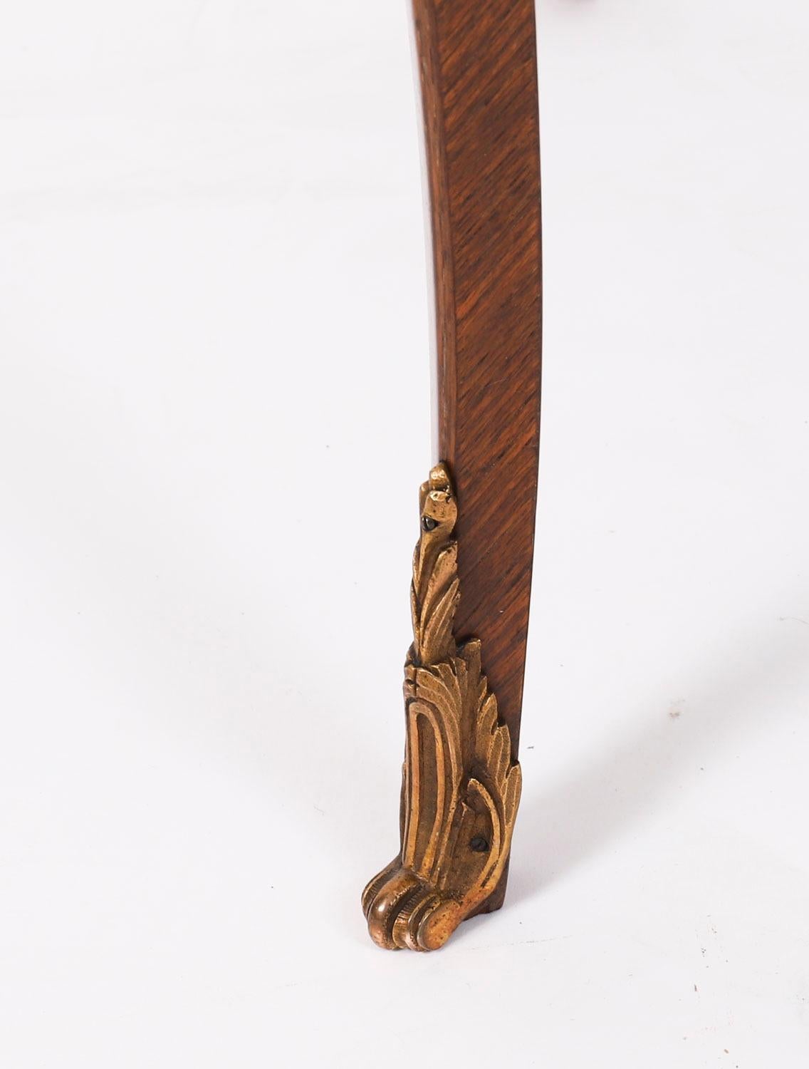 Antique Paire de tables d'appoint en marqueterie française montée sur bronze doré 19ème siècle en vente 10