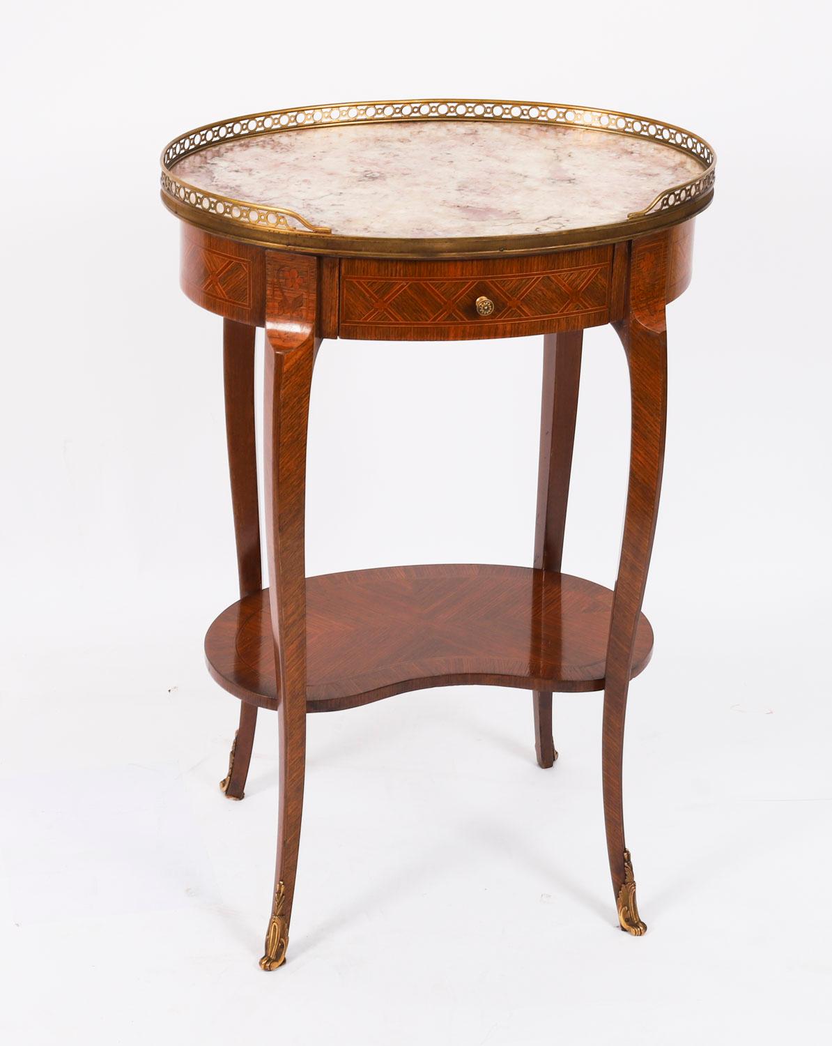 Bronze doré Antique Paire de tables d'appoint en marqueterie française montée sur bronze doré 19ème siècle en vente