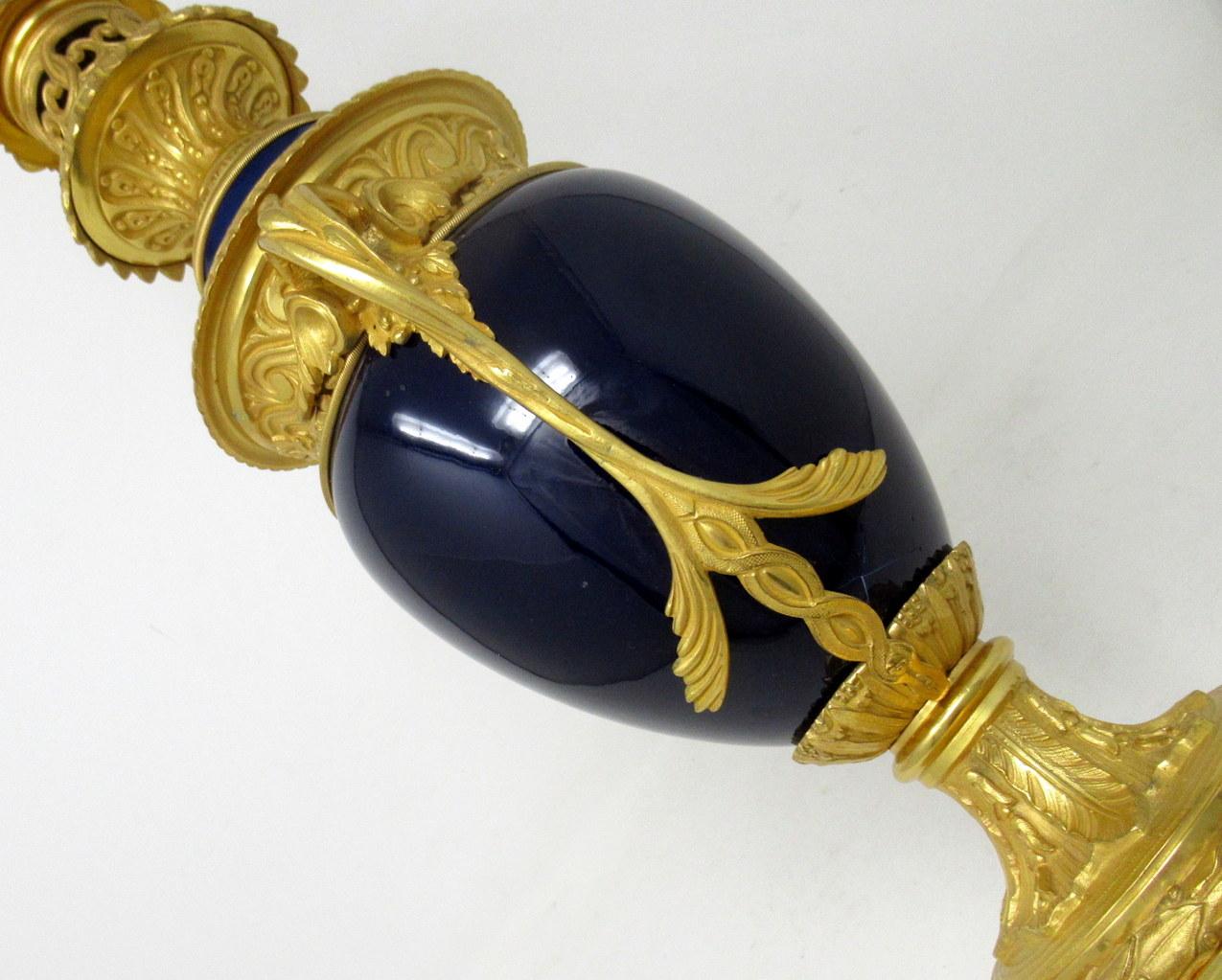 Antique Pair French Porcelain Ormolu Dore Bronze Electric Urns Vases Table Lamps In Good Condition In Dublin, Ireland