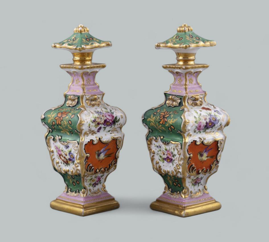 Stunning Pair of French Hand Painted Ladies Scent Bottles of exceptional quality made by renowned French porcelain maker Jacob Petit. Last quarter of the Nineteenth Century, possibly earlier. 

Each central reserve exquisitely hand painted depicting