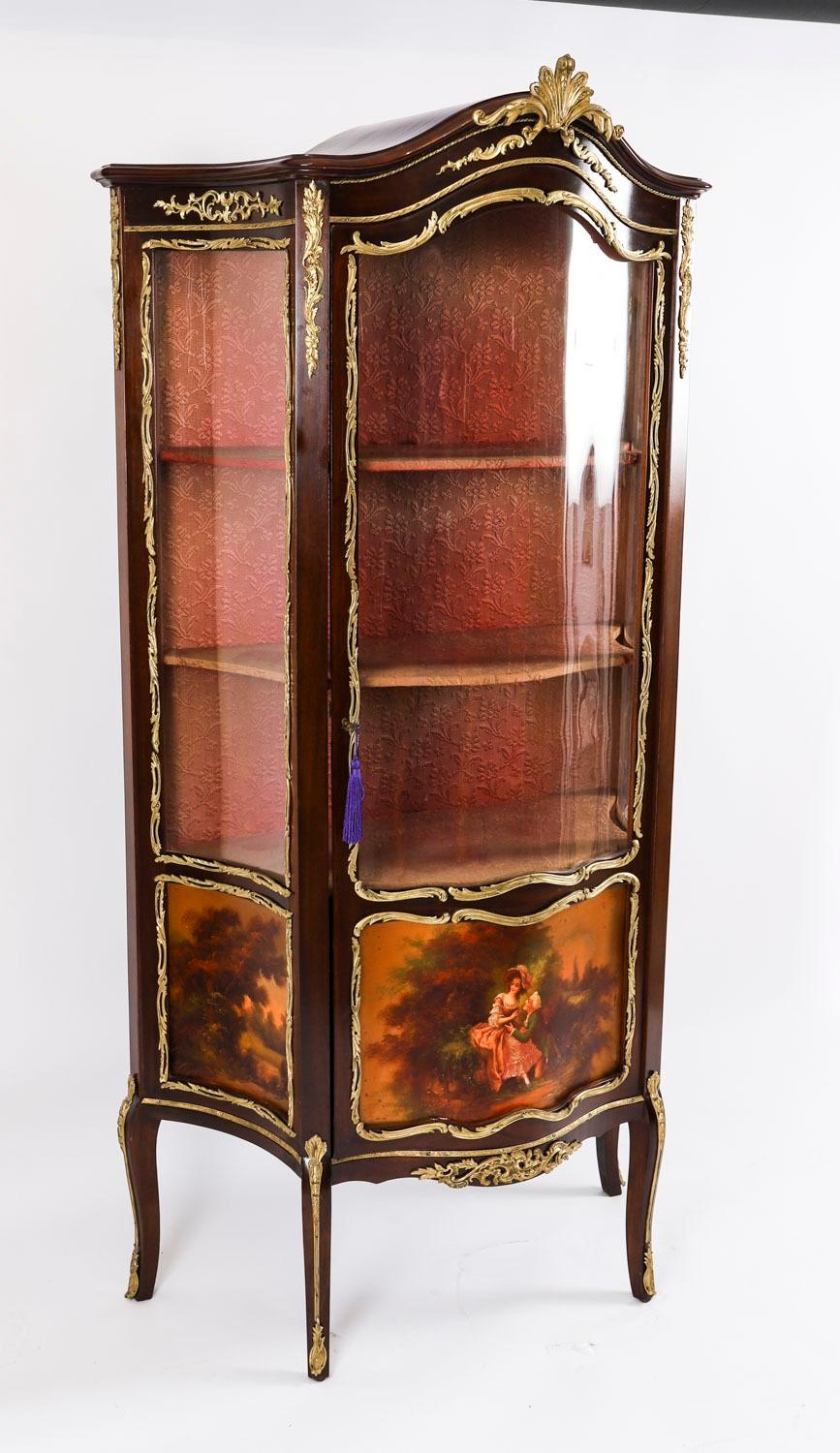 Revival Coppia di vetrine in Vernis Martin francese del XIX secolo in vendita