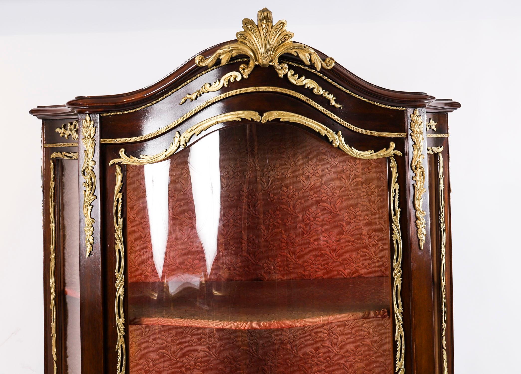 Similoro Coppia di vetrine in Vernis Martin francese del XIX secolo in vendita