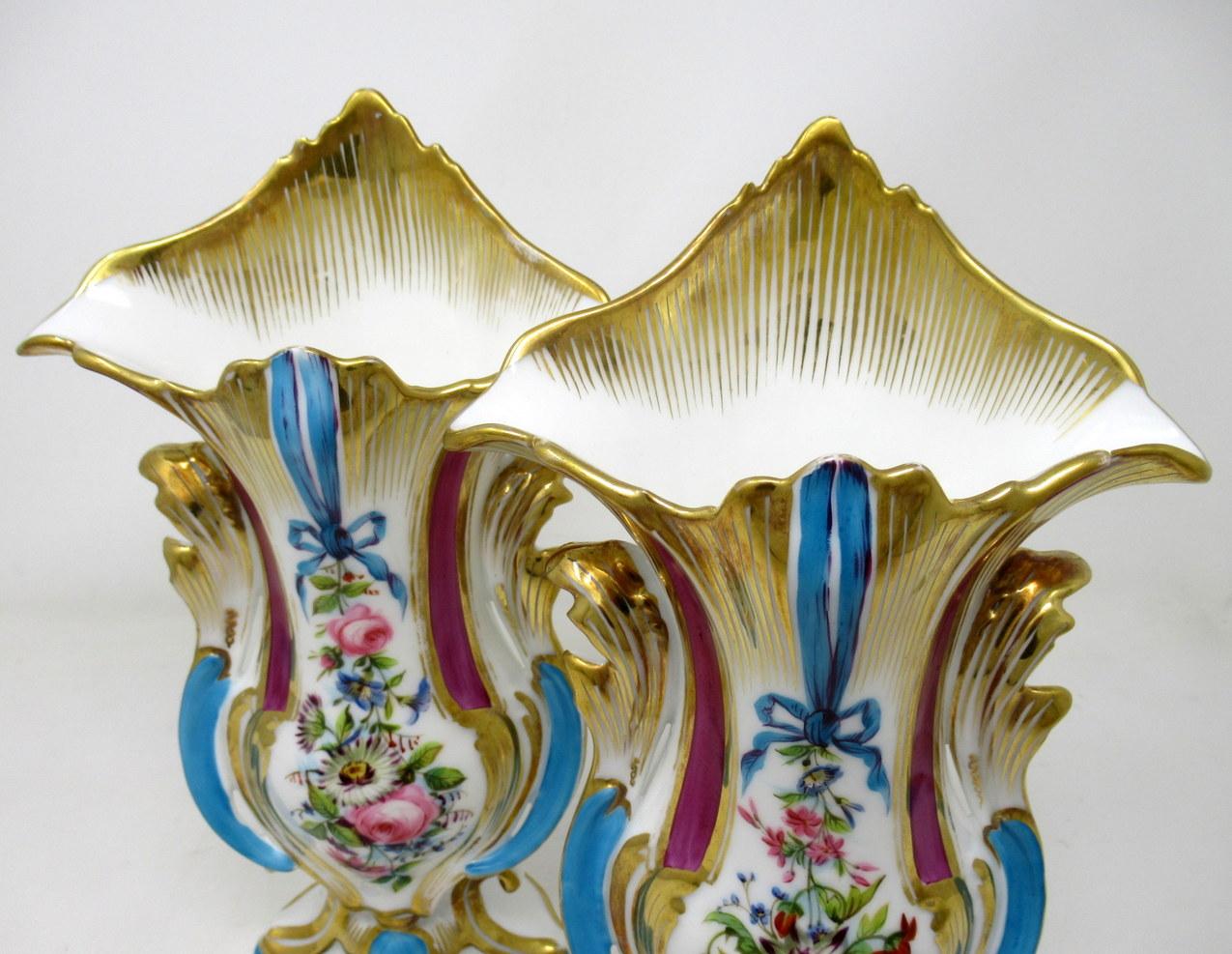 Antique French Vieux Paris Gilt Porcelain Vases Urns Flowers Sèvres Style, Pair 2