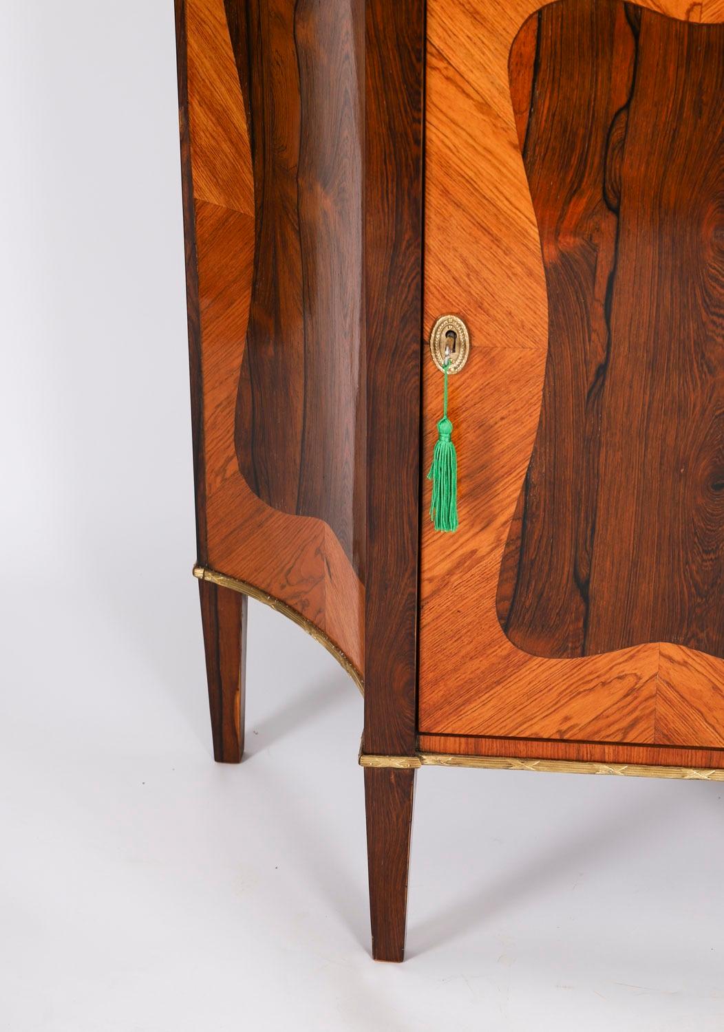 Fine XIX secolo Coppia di armadietti Goncalo Alves e King Wood del XIX secolo in vendita