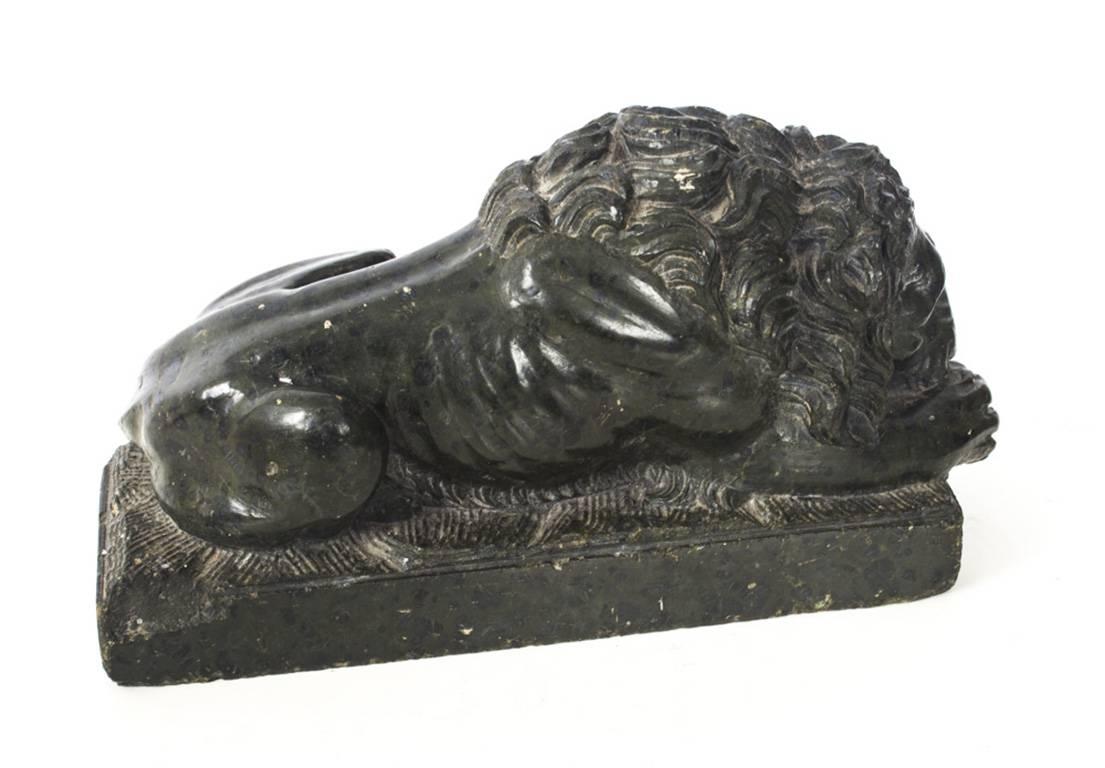 Paire de Lions Canova en marbre serpentin Grand Tour:: 19ème siècle 3