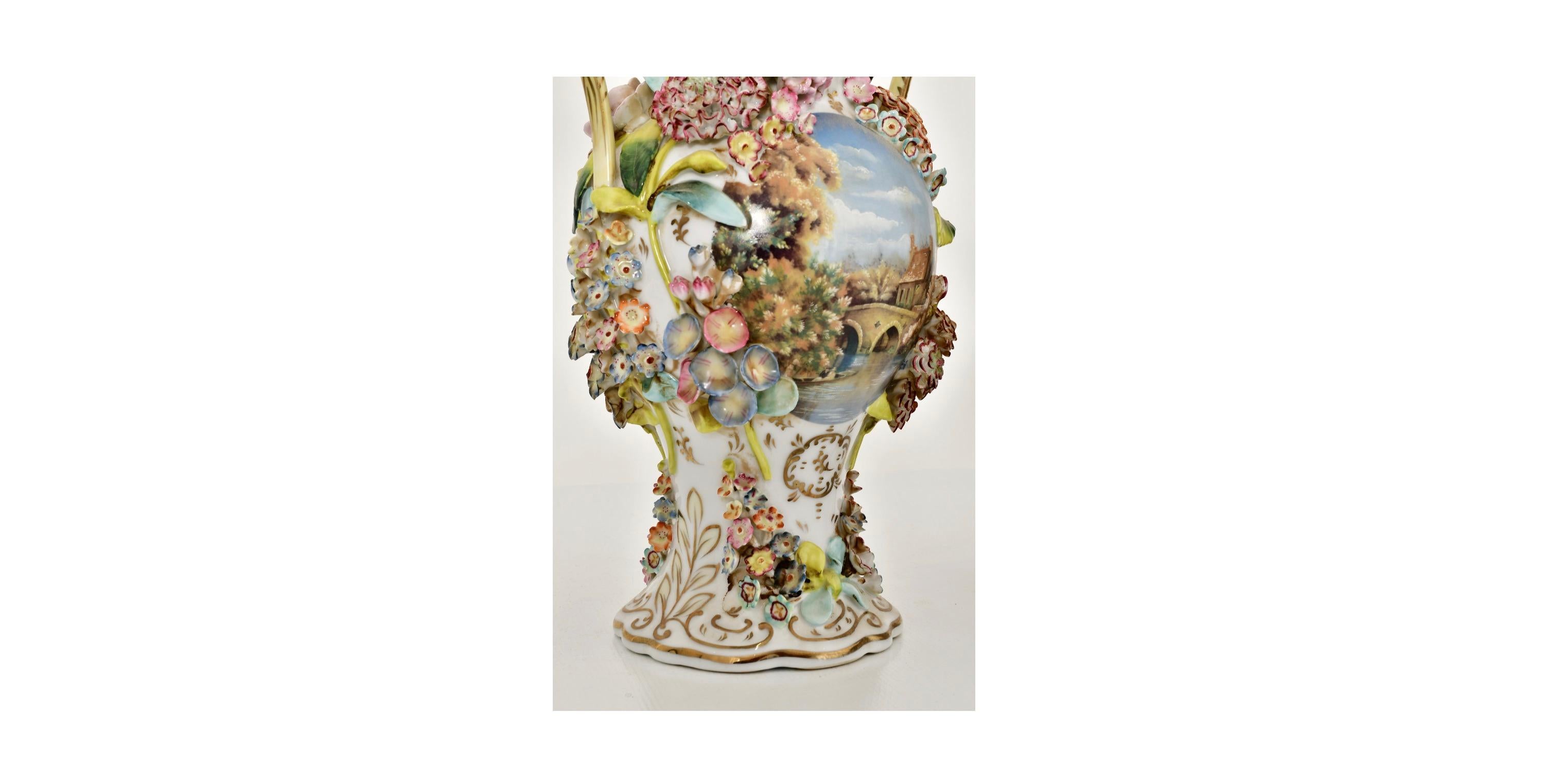 Pareja antigua /Urnas cubiertas de porcelana pintadas a mano por Jacob Petit 