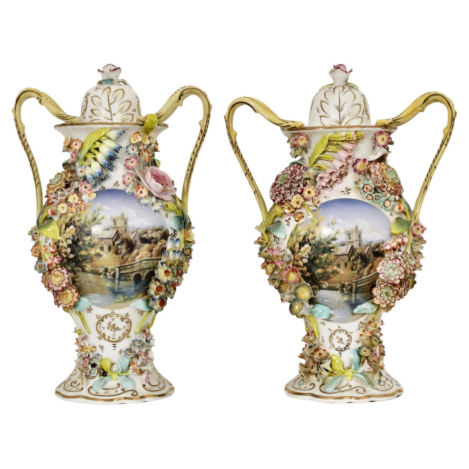 Pareja antigua /Urnas cubiertas de porcelana pintadas a mano por Jacob Petit "French / 1868"