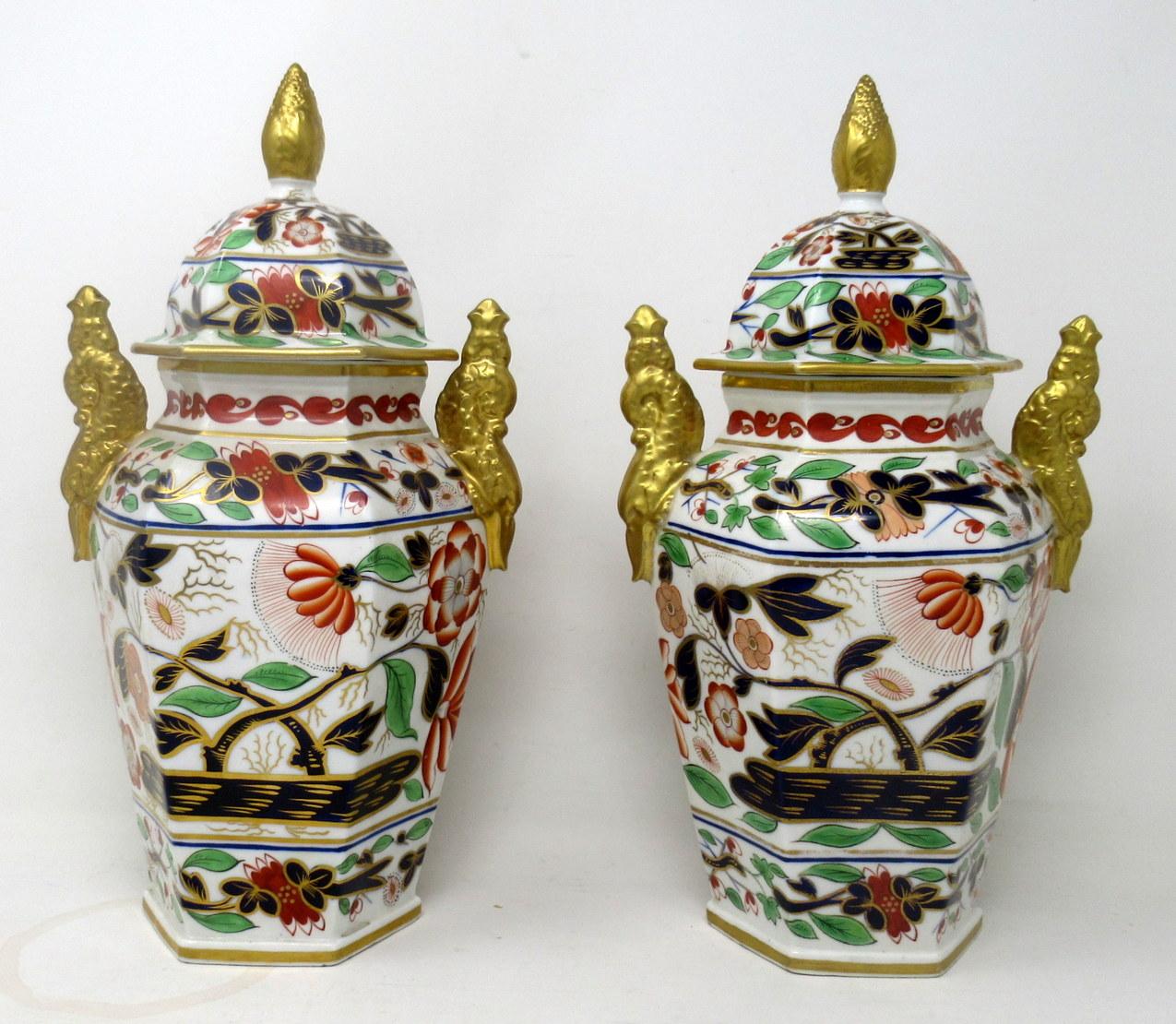 Hand-Painted Antique Pair Hexagon English Chamberlains Worcester Imari Vases Urns Green Gilt
