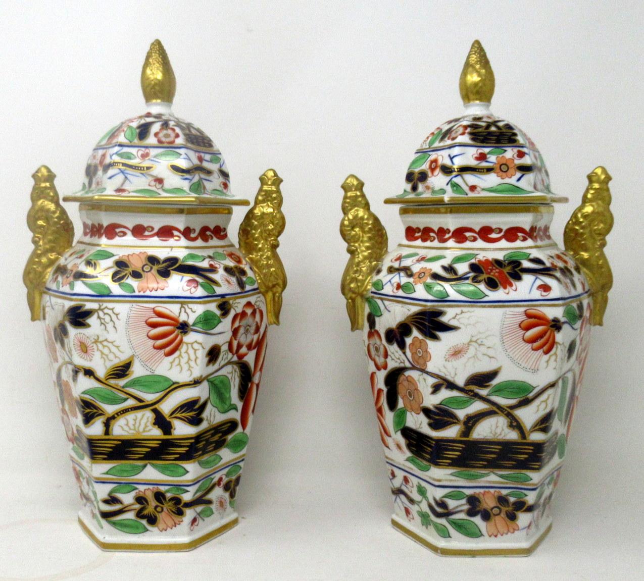 19th Century Antique Pair Hexagon English Chamberlains Worcester Imari Vases Urns Green Gilt