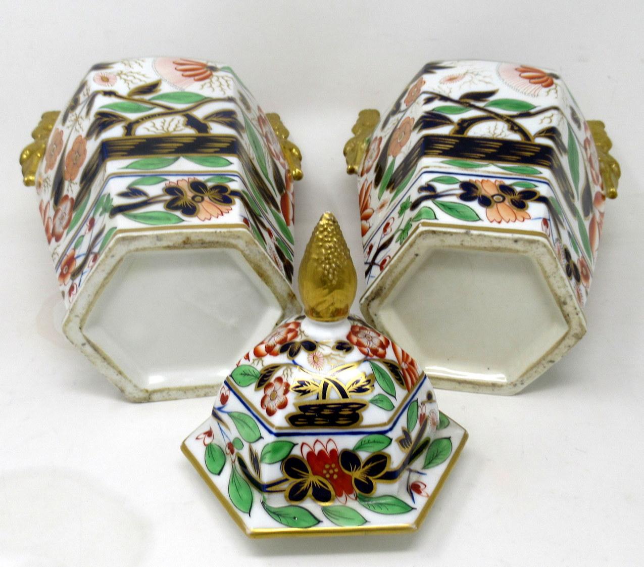 Antique Pair Hexagon English Chamberlains Worcester Imari Vases Urns Green Gilt 1
