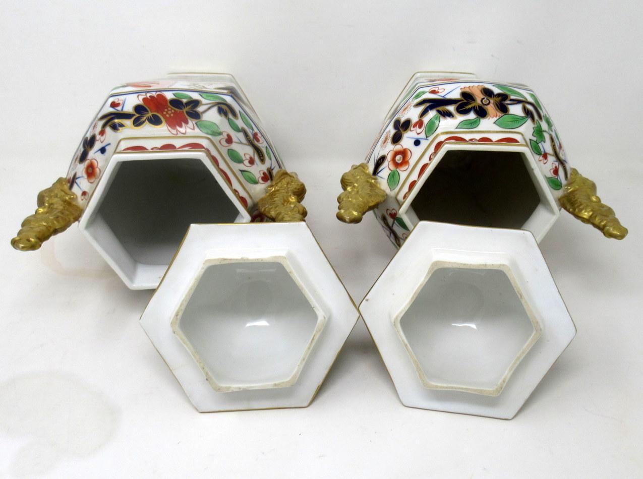 Antique Pair Hexagon English Chamberlains Worcester Imari Vases Urns Green Gilt 2