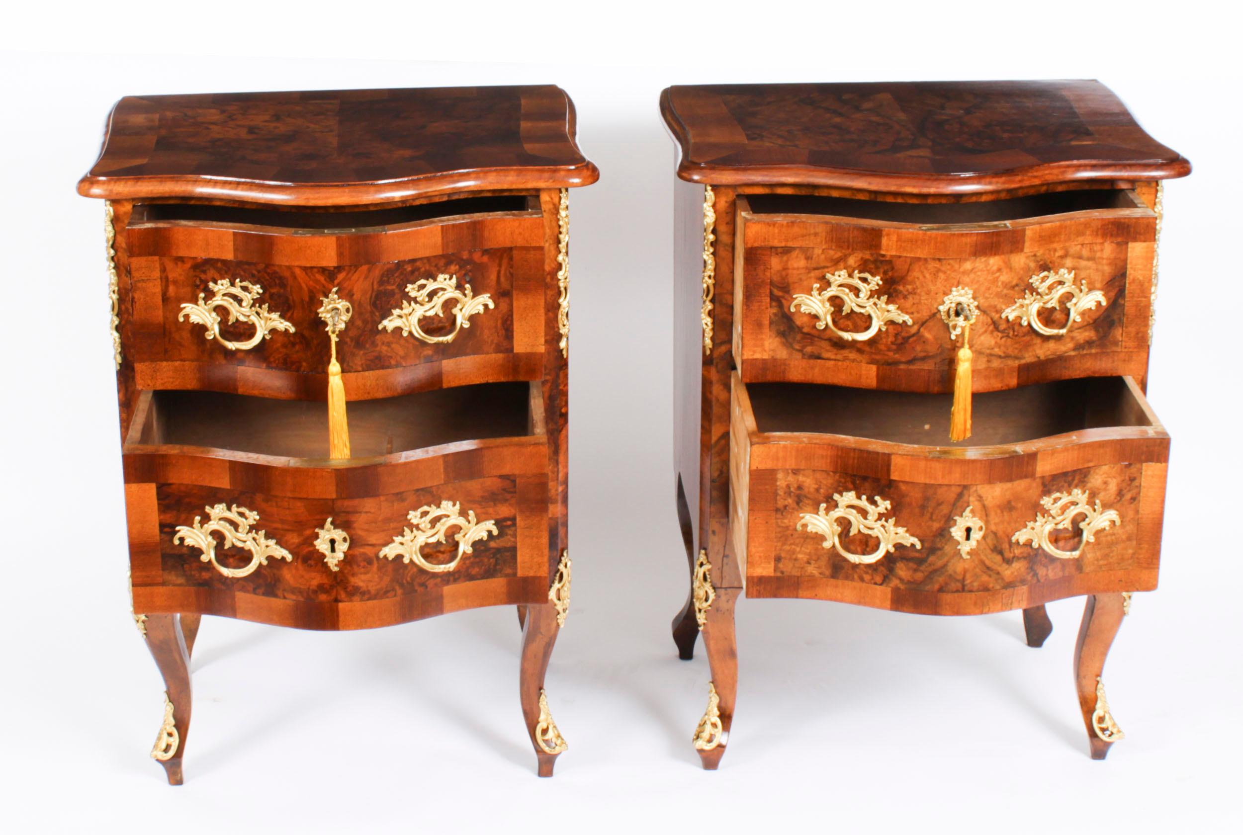 Antique Pair Italian Burr Walnut Serpentine Bedside Chests 19th Century For Sale 4