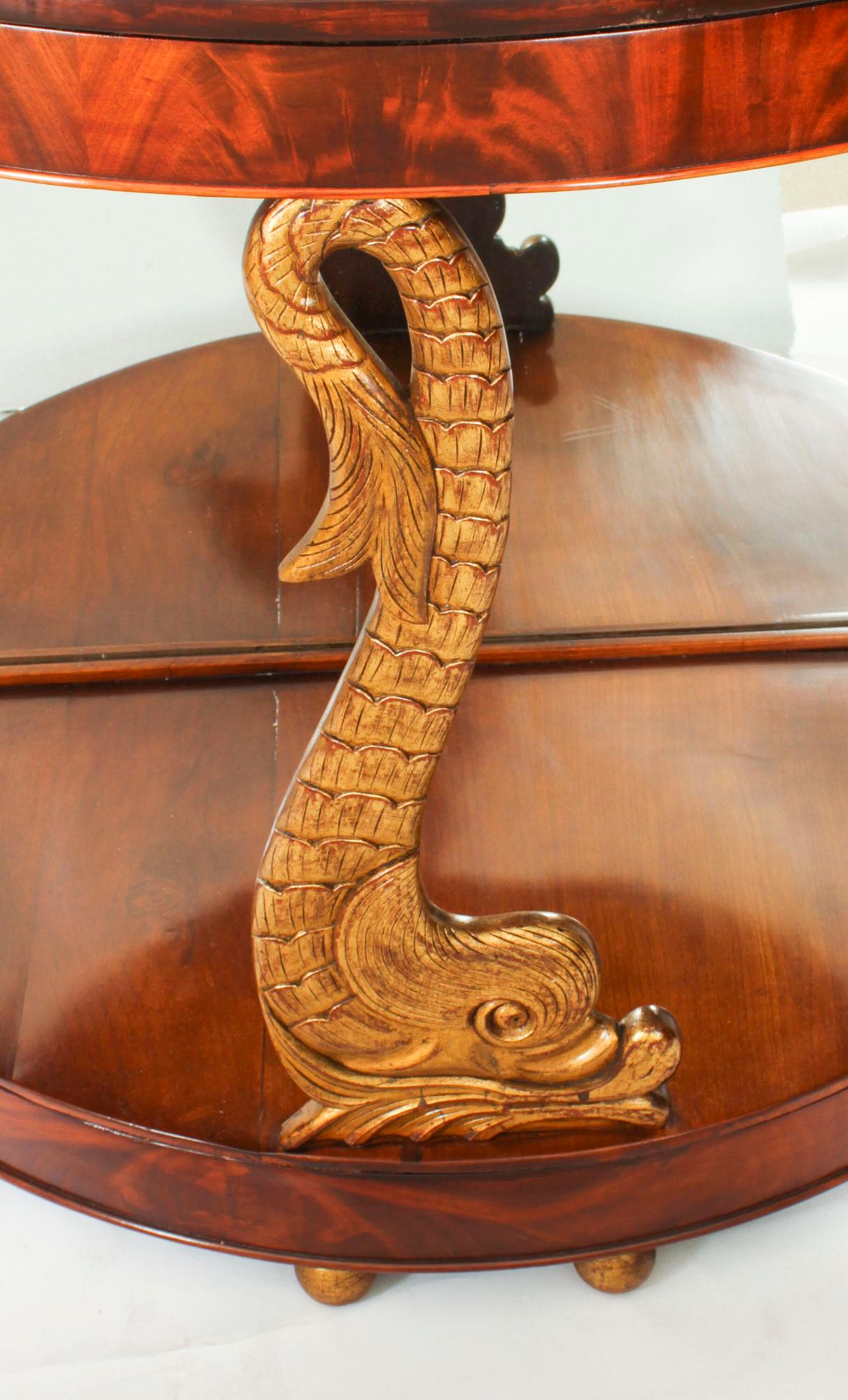 Paire d'anciennes tables-consoles dauphines en acajou flammé italien 19ème siècle en vente 2