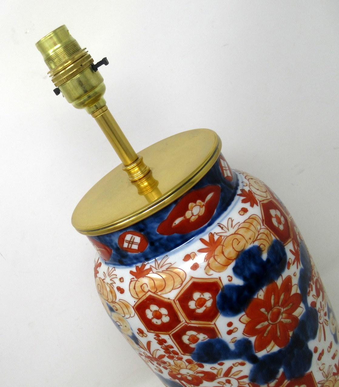 Antique Pair Japanese Chinese Imari Porcelain Ormolu Table Lamps Blue Red Gilt In Good Condition In Dublin, Ireland