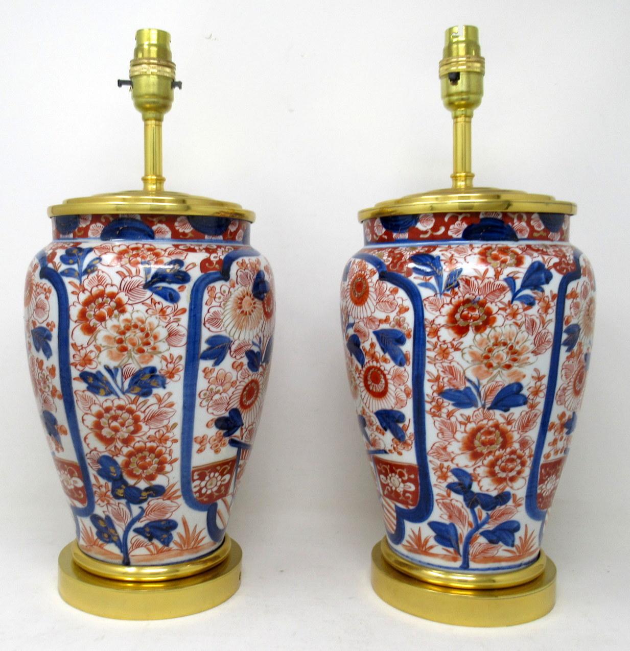 Antique Pair Japanese Chinese Imari Porcelain Ormolu Table Lamps Blue Red Gilt In Good Condition In Dublin, Ireland