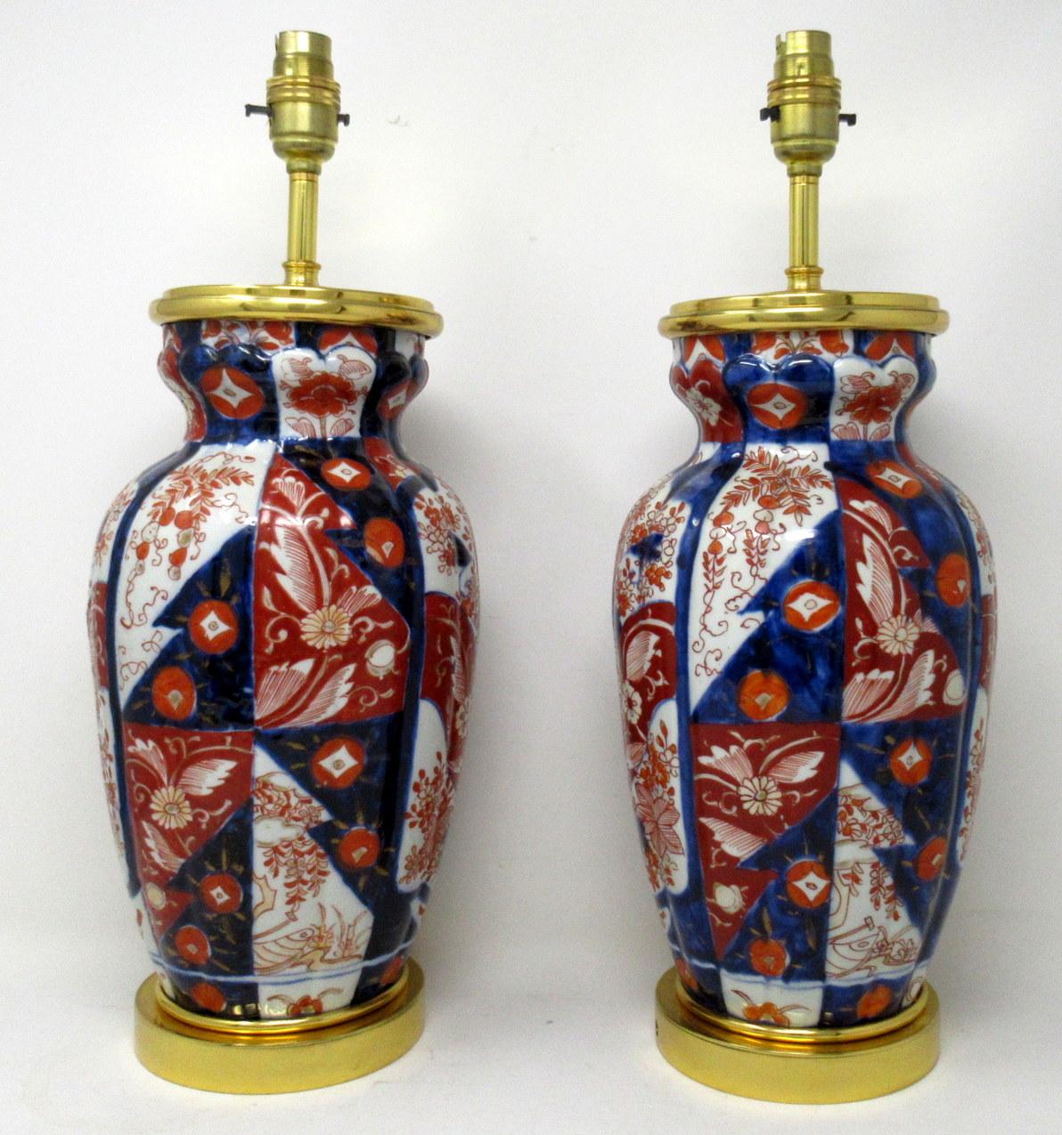 Antique Pair Japanese Chinese Imari Porcelain Ormolu Table Lamps Blue Red Gilt In Good Condition In Dublin, Ireland