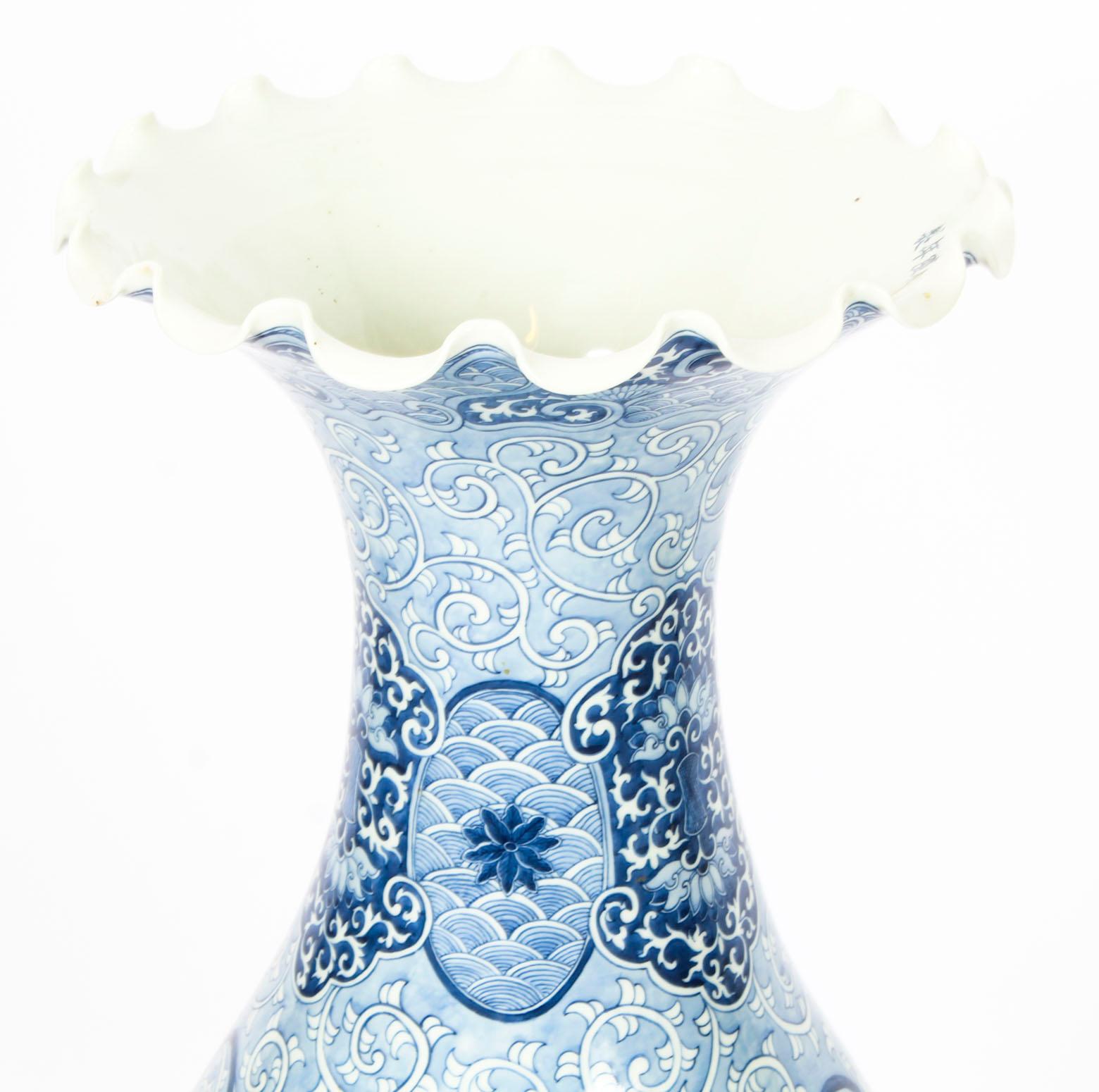 Antique Pair of Japanese Meiiji Imari Blue & White Arita Porcelain Temple Vases 4