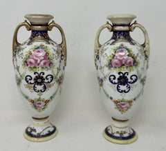 Pareja de jarrones antiguos japoneses Noritake pintados a mano Urnas Centros de mesa Rosas rosas