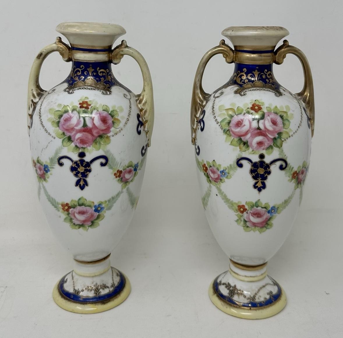 Antikes Paar japanische Noritake-Vasen, handbemalte Vasen, Urnen, Tafelaufsätze, rosa Rosen (Meiji-Periode) im Angebot