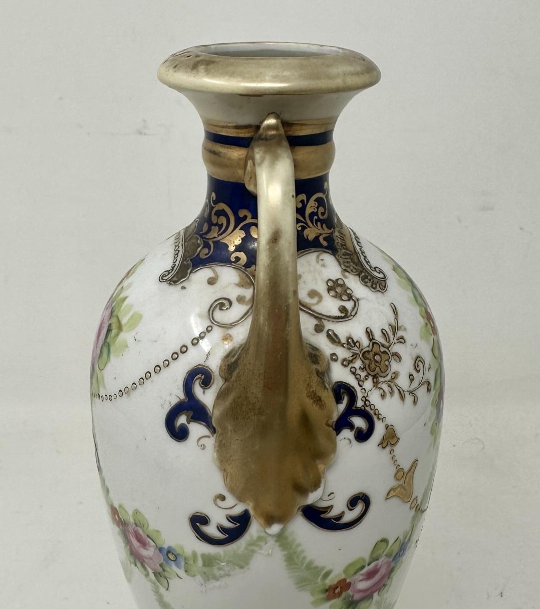 Antikes Paar japanische Noritake-Vasen, handbemalte Vasen, Urnen, Tafelaufsätze, rosa Rosen (Keramik) im Angebot