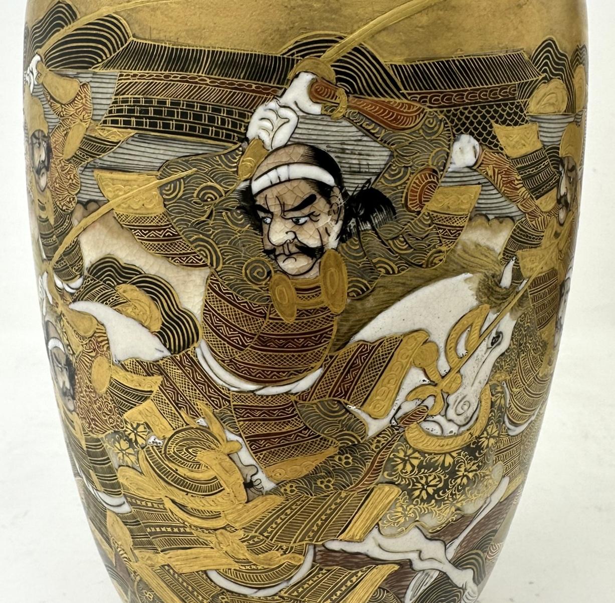 Coppia di vasi antichi giapponesi Satsuma dipinti a mano Periodo Meiji 1868-1912 in vendita 2