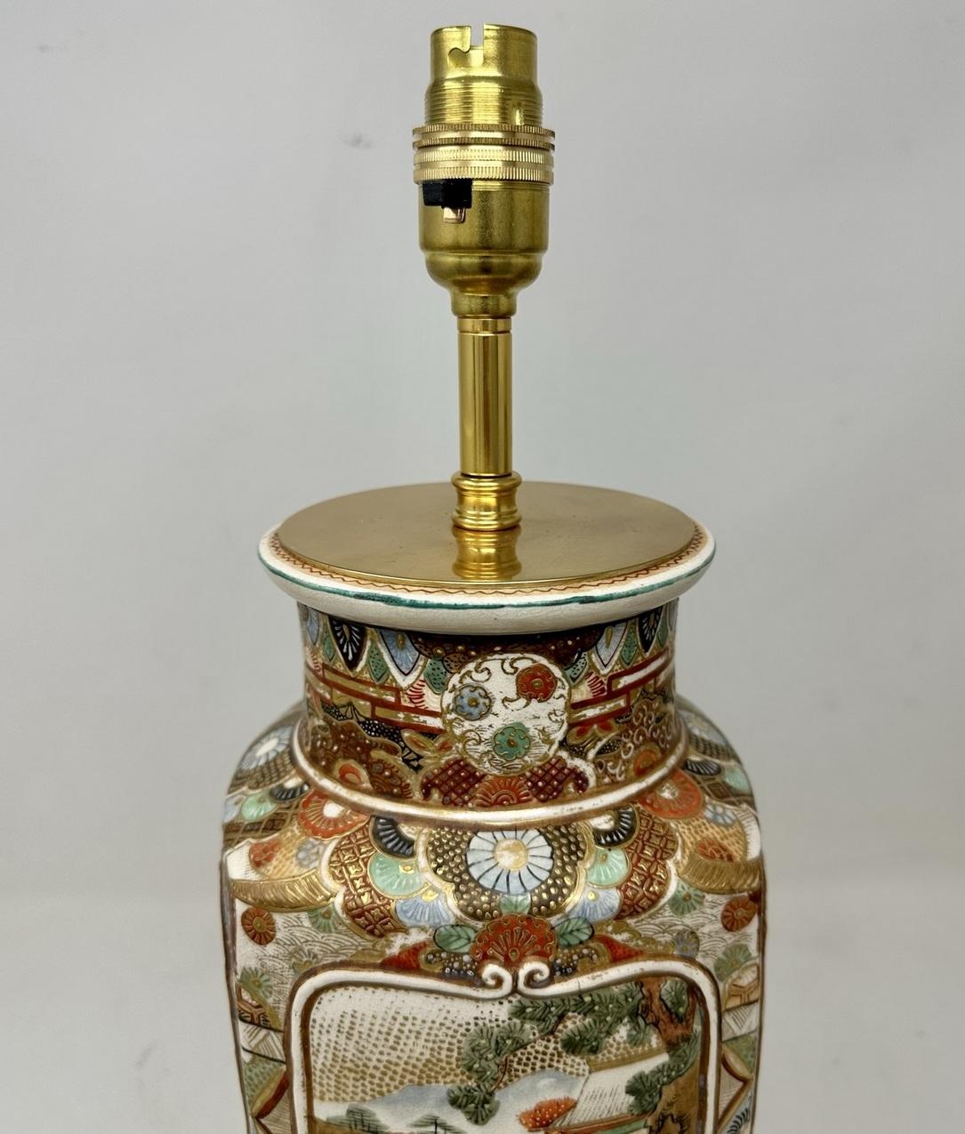 Céramique Paire d'anciennes lampes de table japonaises Satsuma Vases Urnes Période Meiji 1868-1912 en vente