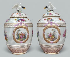 Coppia antica di vasi dorati decorati a mano KPM Royal Berlin, Germania, XIX sec.
