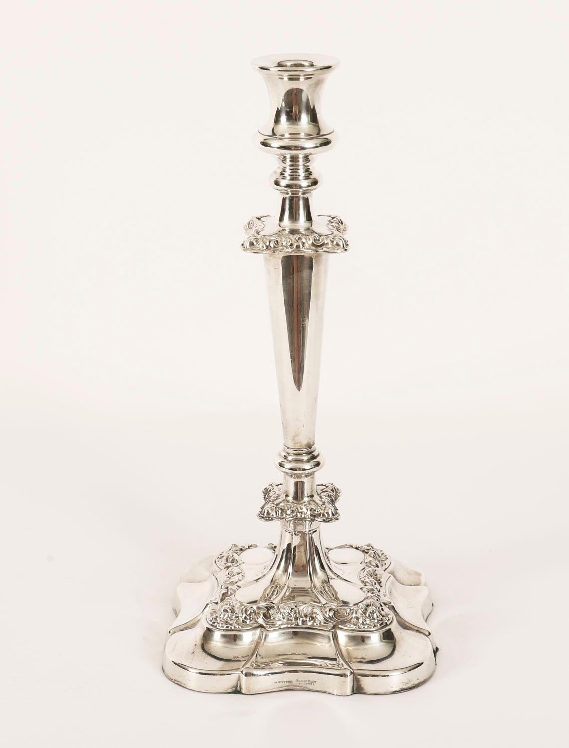 Coppia di grandi candelabri a cinque luci in argento di Mappin & Webb del XIX secolo In condizioni buone in vendita a London, GB